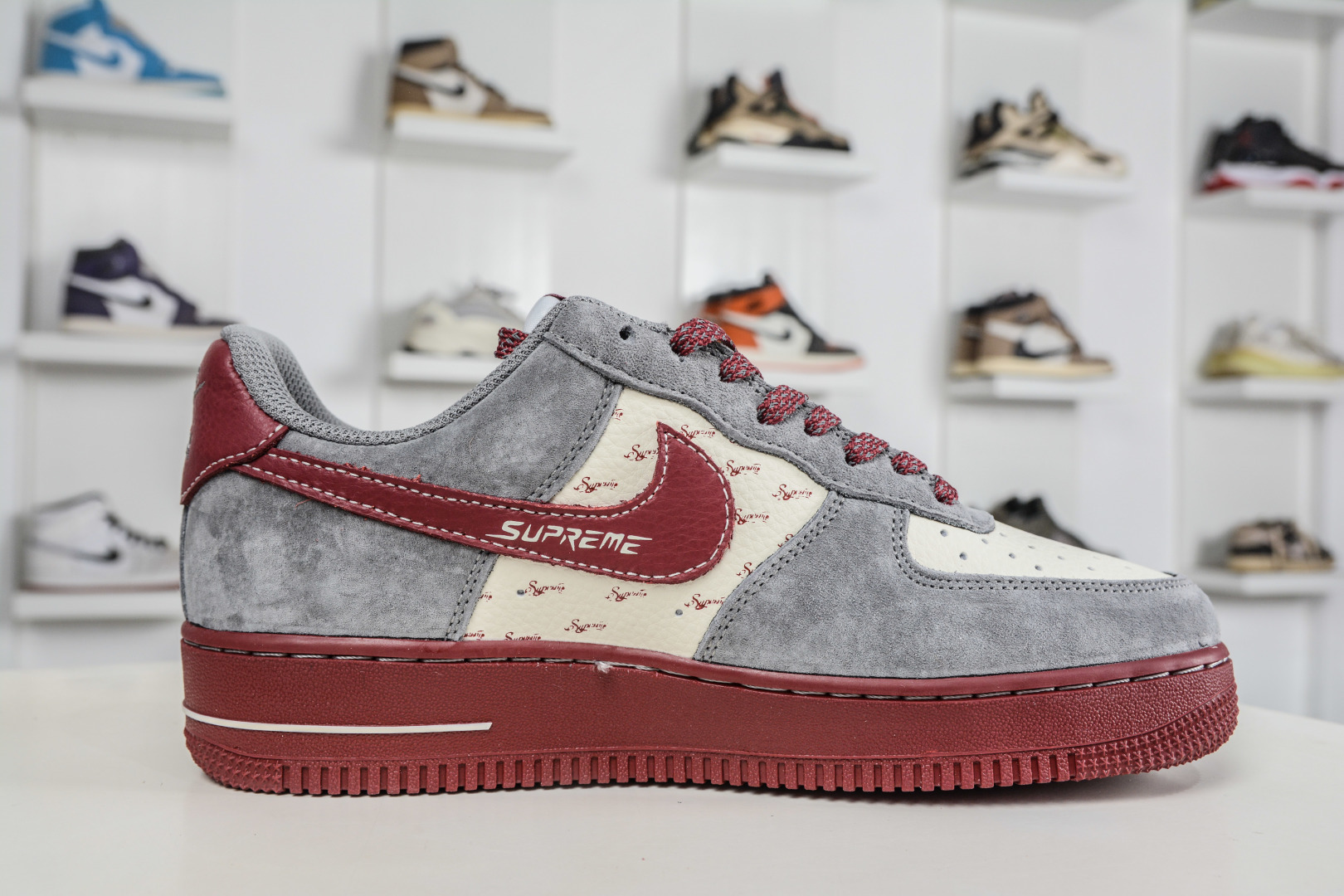 Nike Air Force 1 Low 07 x Supreme SUP马年限定-米灰红 XL1982-335 Nike Air Force 1 Low 07 x Supreme SUP马年限定-米灰红 XL1982-335