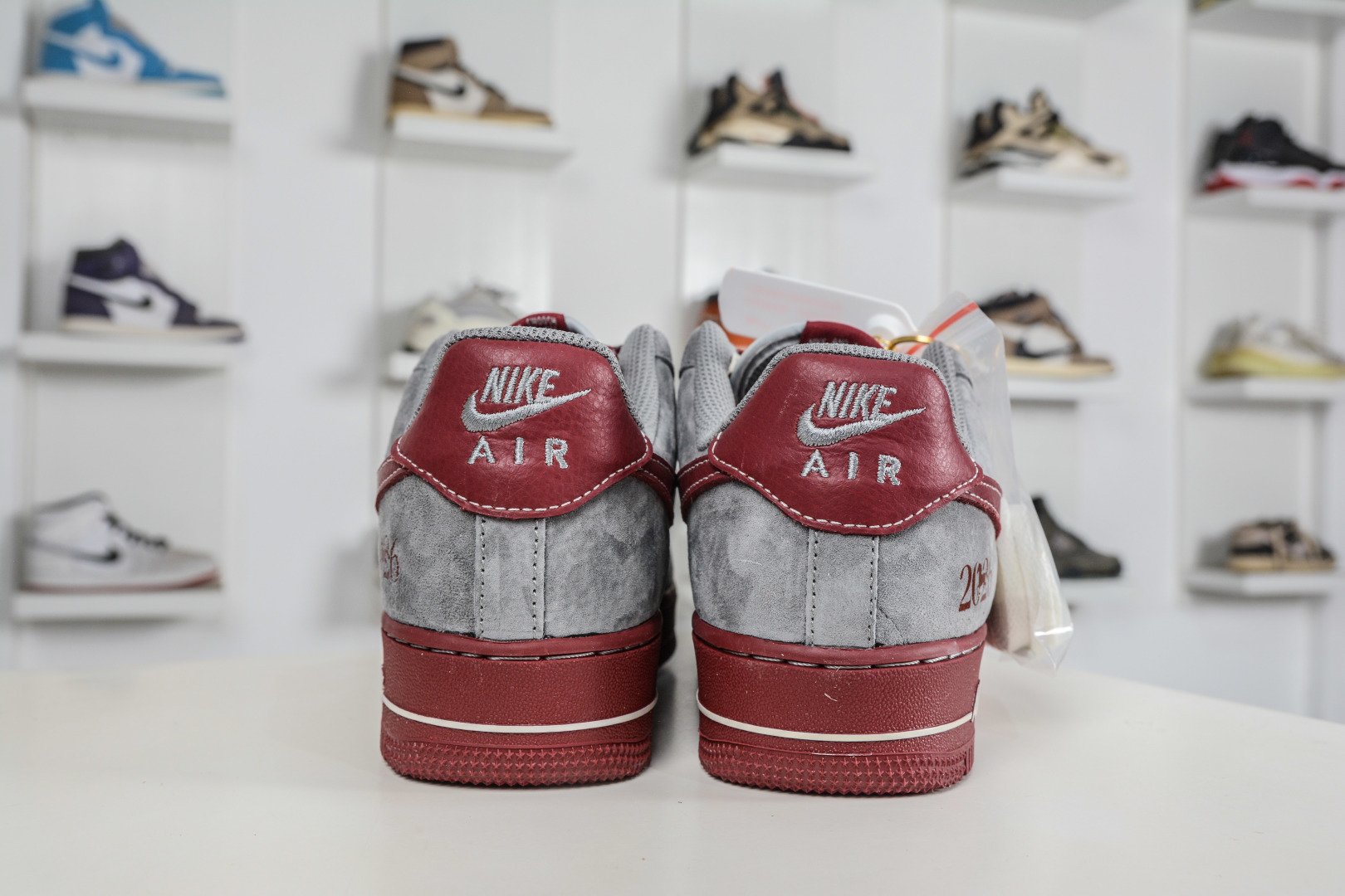 Nike Air Force 1 Low 07 x Supreme SUP马年限定-米灰红 XL1982-335 Nike Air Force 1 Low 07 x Supreme SUP马年限定-米灰红 XL1982-335