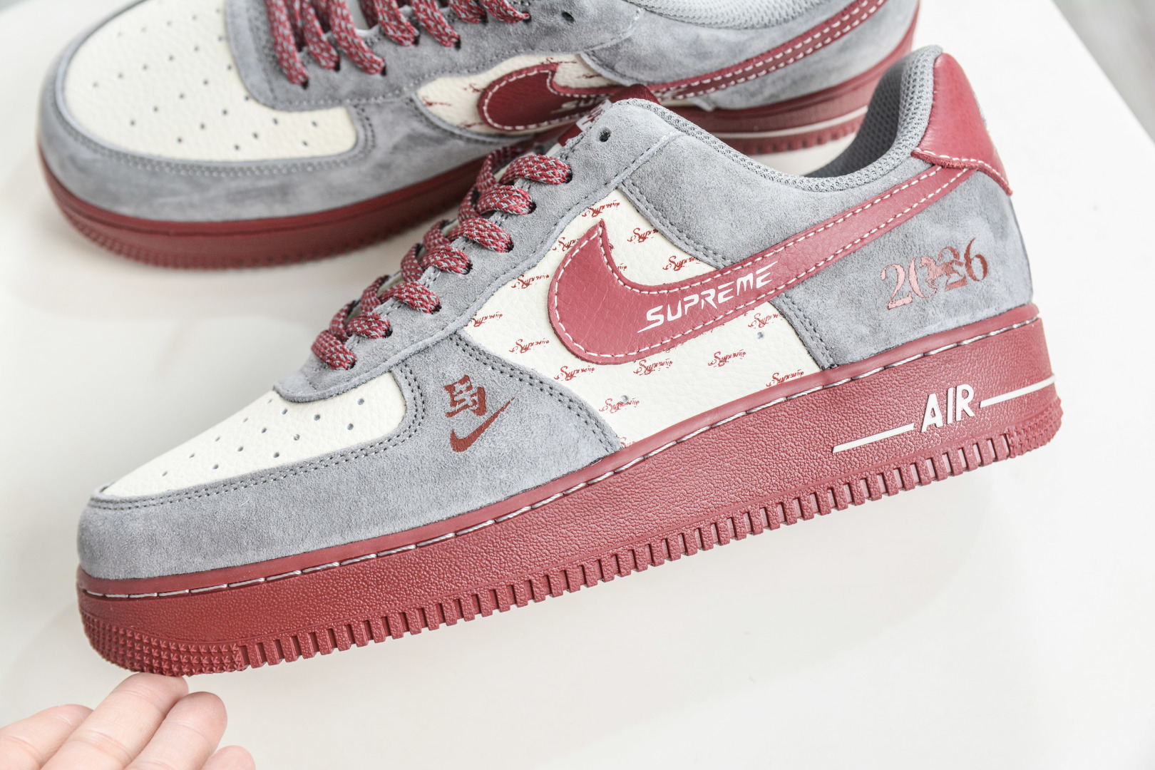 Nike Air Force 1 Low 07 x Supreme SUP马年限定-米灰红 XL1982-335 Nike Air Force 1 Low 07 x Supreme SUP马年限定-米灰红 XL1982-335