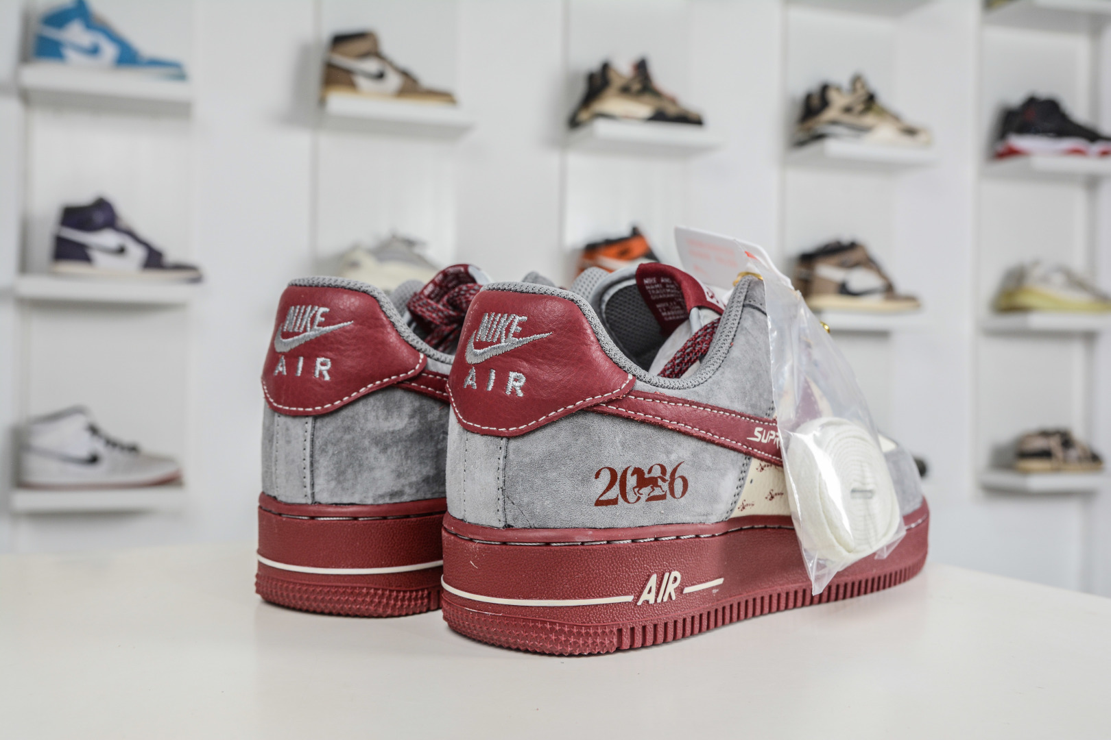 Nike Air Force 1 Low 07 x Supreme SUP马年限定-米灰红 XL1982-335 Nike Air Force 1 Low 07 x Supreme SUP马年限定-米灰红 XL1982-335