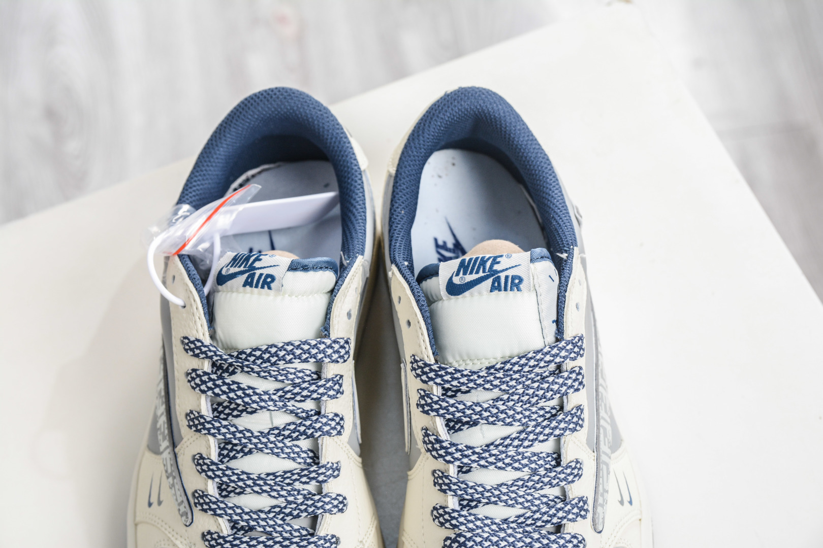 270 TS x Air Jordan x Fendi AJ1 Low 倒钩低帮芬迪联名-米白浅灰 LD2028-068-Chinese UA Cheap High Quatity Brand Clothes Bags handbags Sneakers wholesale wholesaler seller from China Factory suppliers Fashion Clothing Shoes best Quality Beautiful Price 270 TS x Air Jordan x Fendi AJ1 Low 倒钩低帮芬迪联名-米白浅灰 LD2028-068