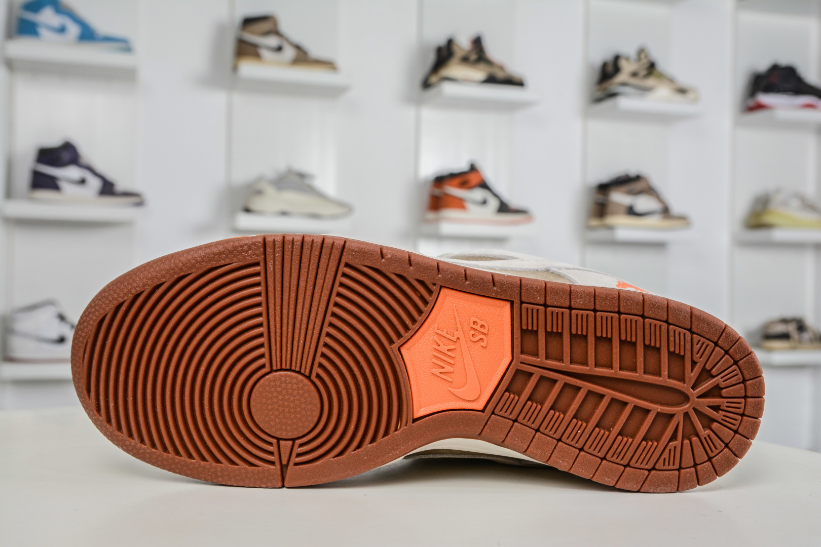 Nike SB Dunk Low x Louis Vuitton LV马年限定联名-米灰褐橙 AJ6817-001-Chinese wholesaler seller Clothes Bags handbags wholesale Shoes High Quatity wholesaler seller Cheap Sneakers from China Factory Chinese suppliers china wholesale clothing wholesaler seller Nike SB Dunk Low x Louis Vuitton LV马年限定联名-米灰褐橙 AJ6817-001