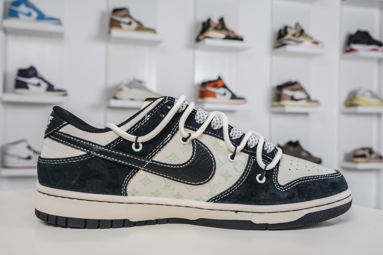290 Nike SB Dunk Low x Louis Vuitton LV联名-白黑贴布绑带 YX5066-396-Chinese UA Cheap High Quatity Brand Clothes Bags handbags Sneakers wholesale wholesaler seller from China Factory suppliers Fashion Clothing Shoes best Quality Beautiful Price 290 Nike SB Dunk Low x Louis Vuitton LV联名-白黑贴布绑带 YX5066-396