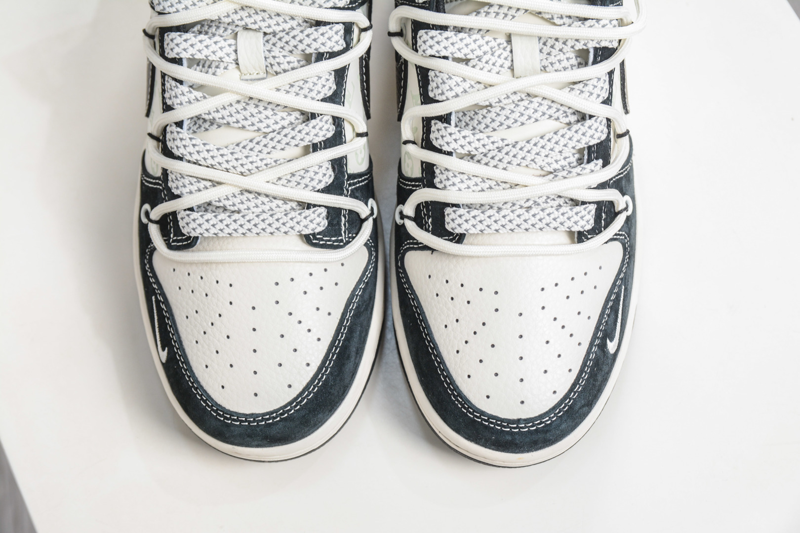 290 Nike SB Dunk Low x Louis Vuitton LV联名-白黑贴布绑带 YX5066-396-Chinese UA Cheap High Quatity Brand Clothes Bags handbags Sneakers wholesale wholesaler seller from China Factory suppliers Fashion Clothing Shoes best Quality Beautiful Price 290 Nike SB Dunk Low x Louis Vuitton LV联名-白黑贴布绑带 YX5066-396