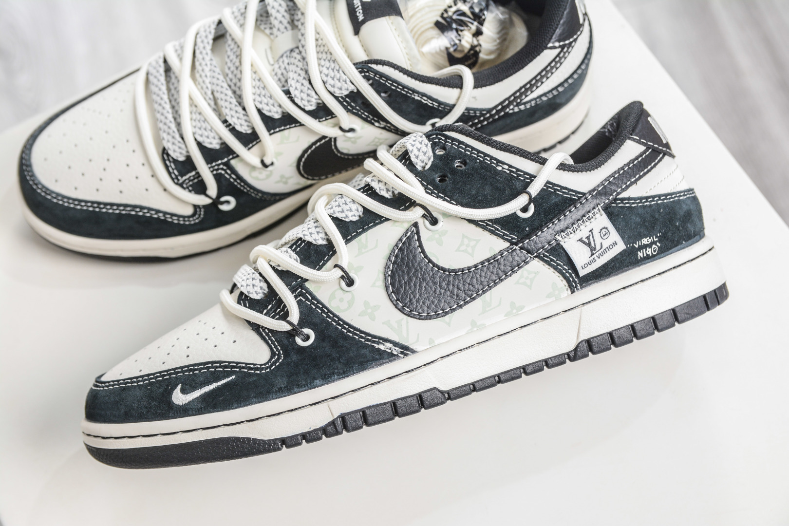 290 Nike SB Dunk Low x Louis Vuitton LV联名-白黑贴布绑带 YX5066-396-Chinese UA Cheap High Quatity Brand Clothes Bags handbags Sneakers wholesale wholesaler seller from China Factory suppliers Fashion Clothing Shoes best Quality Beautiful Price 290 Nike SB Dunk Low x Louis Vuitton LV联名-白黑贴布绑带 YX5066-396