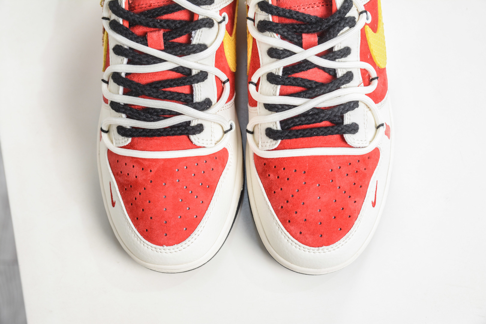 Nike Dunk Low 马年限定 白红黄绑带 YX5066-C65