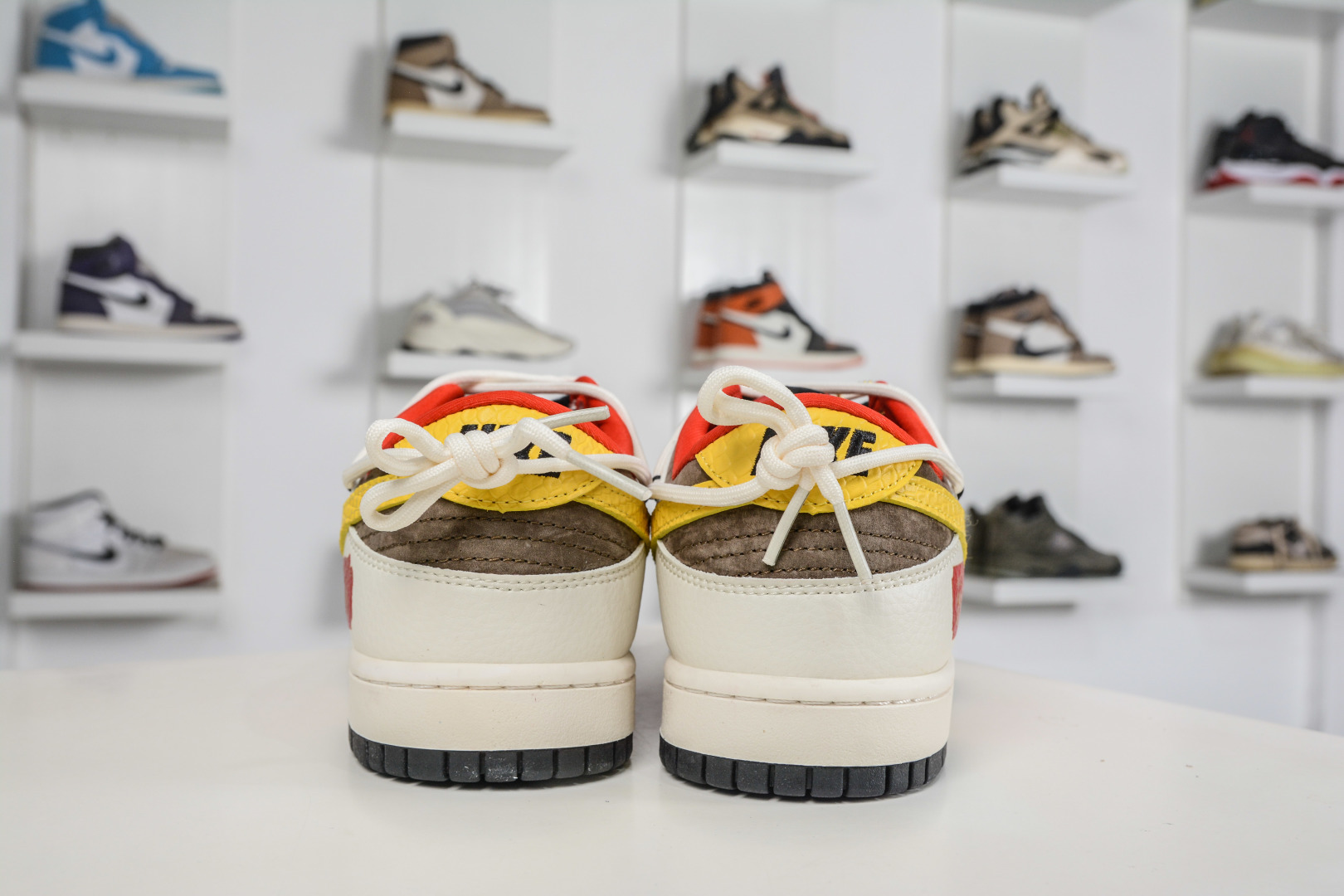 Nike Dunk Low 马年限定 白红黄绑带 YX5066-C65