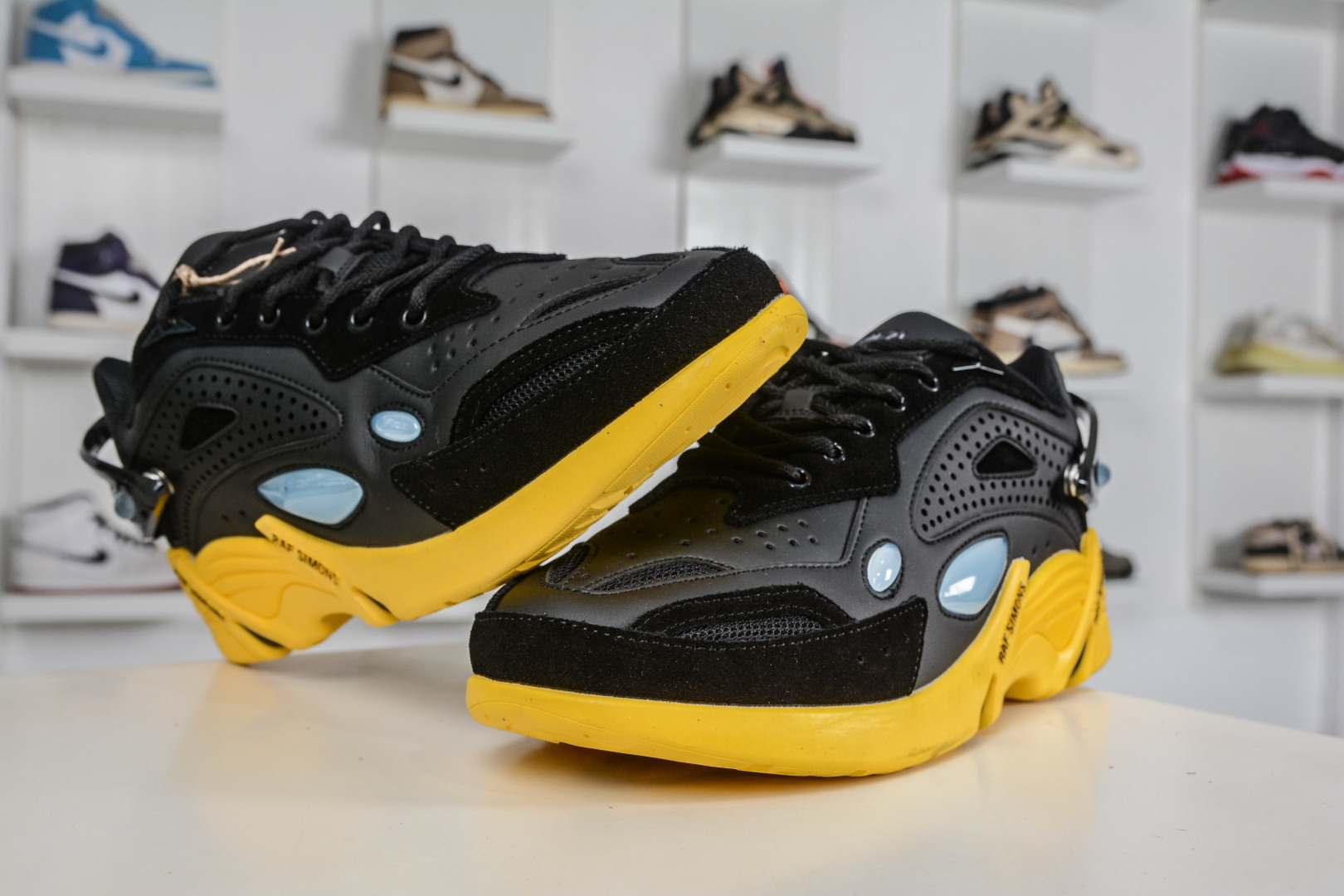 260 RAF SIMONS Cylon-21 ”水泡” 先锋潮流 复古低帮休闲鞋 圆头系带 低帮休闲鞋 HR740003L