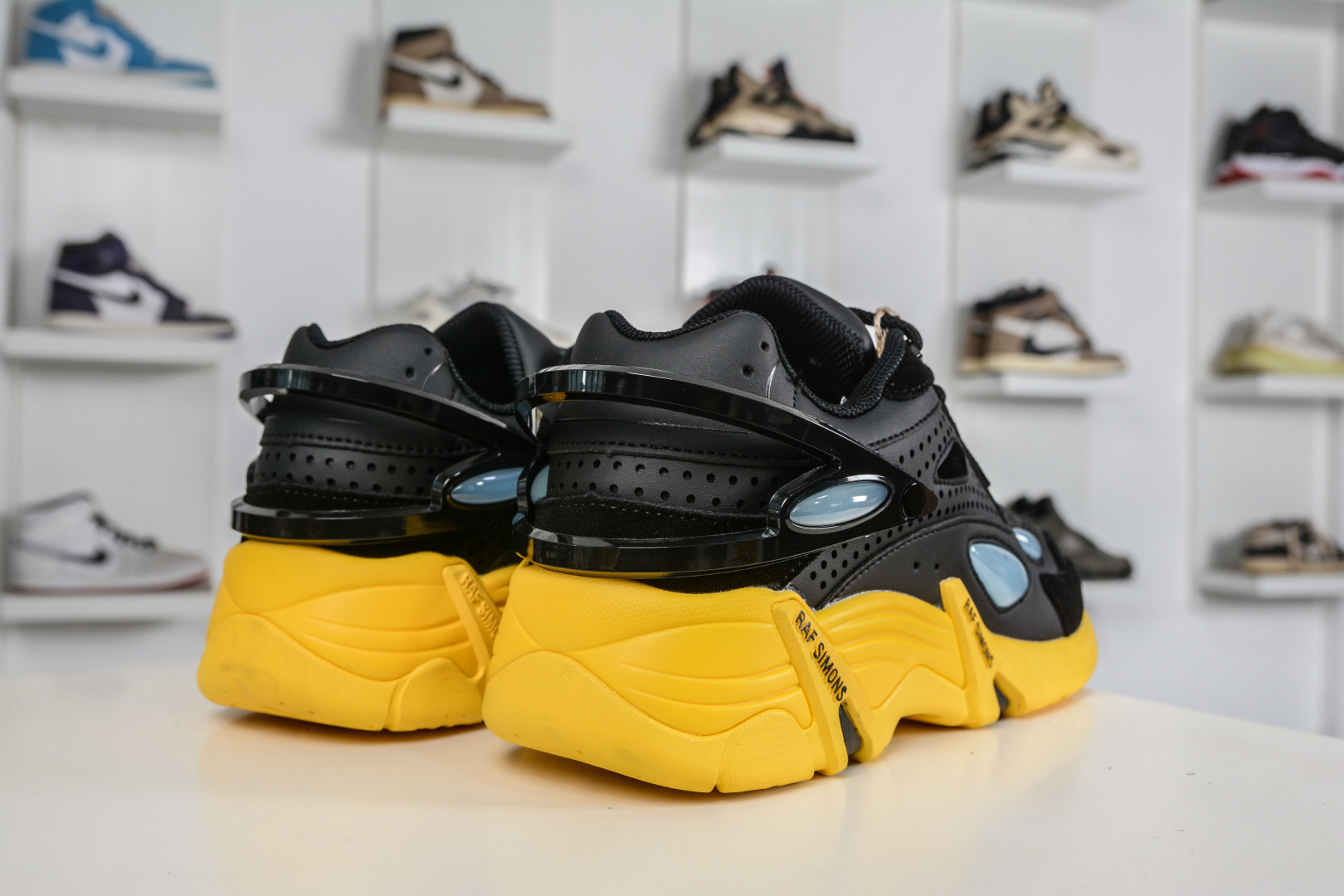 260 RAF SIMONS Cylon-21 ”水泡” 先锋潮流 复古低帮休闲鞋 圆头系带 低帮休闲鞋 HR740003L