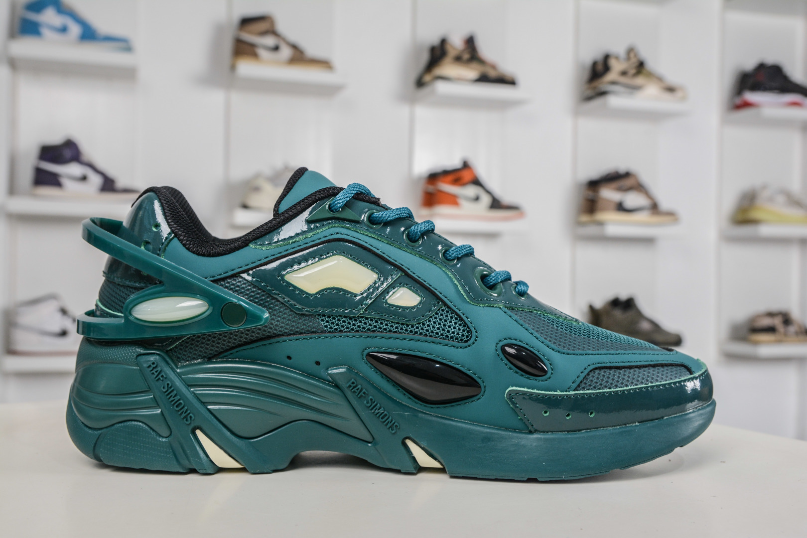 260 RAF SIMONS Cylon-21 ”水泡” 先锋潮流 复古低帮休闲鞋 HR740011L-Chinese UA Cheap High Quatity Brand Clothes Bags handbags Sneakers wholesale wholesaler seller from China Factory suppliers Fashion Clothing Shoes best Quality Beautiful Price 260 RAF SIMONS Cylon-21 ”水泡” 先锋潮流 复古低帮休闲鞋 HR740011L