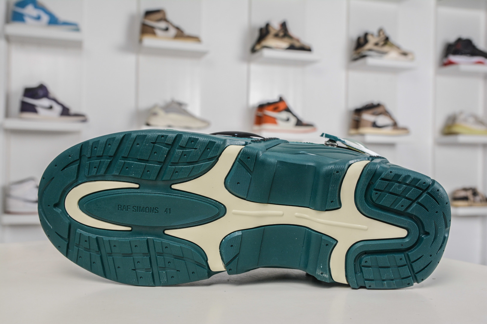 260 RAF SIMONS Cylon-21 ”水泡” 先锋潮流 复古低帮休闲鞋 HR740011L-Chinese UA Cheap High Quatity Brand Clothes Bags handbags Sneakers wholesale wholesaler seller from China Factory suppliers Fashion Clothing Shoes best Quality Beautiful Price 260 RAF SIMONS Cylon-21 ”水泡” 先锋潮流 复古低帮休闲鞋 HR740011L