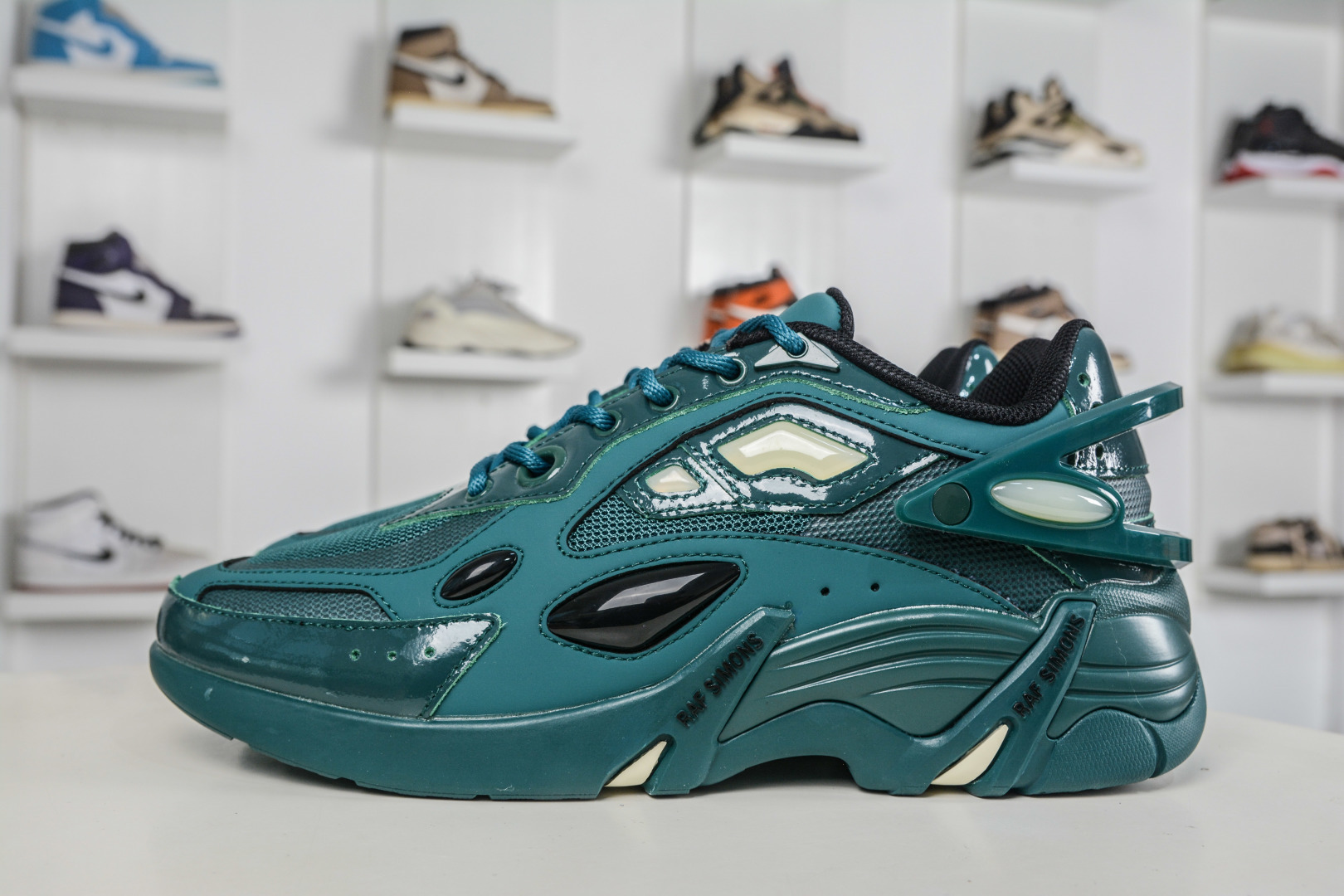 260 RAF SIMONS Cylon-21 ”水泡” 先锋潮流 复古低帮休闲鞋 HR740011L-Chinese UA Cheap High Quatity Brand Clothes Bags handbags Sneakers wholesale wholesaler seller from China Factory suppliers Fashion Clothing Shoes best Quality Beautiful Price 260 RAF SIMONS Cylon-21 ”水泡” 先锋潮流 复古低帮休闲鞋 HR740011L