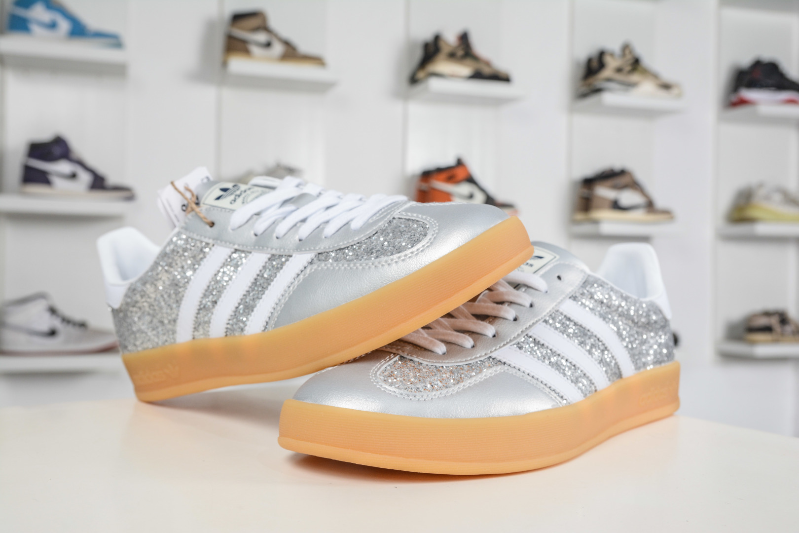 AD Gazelle Indoor Trainers 羚羊内训系列低帮复古百搭休闲运动德训风板鞋 JR1288-Chinese wholesaler seller Clothes Bags handbags wholesale Shoes High Quatity wholesaler seller Cheap Sneakers from China Factory Chinese suppliers china wholesale clothing wholesaler seller AD Gazelle Indoor Trainers 羚羊内训系列低帮复古百搭休闲运动德训风板鞋 JR1288