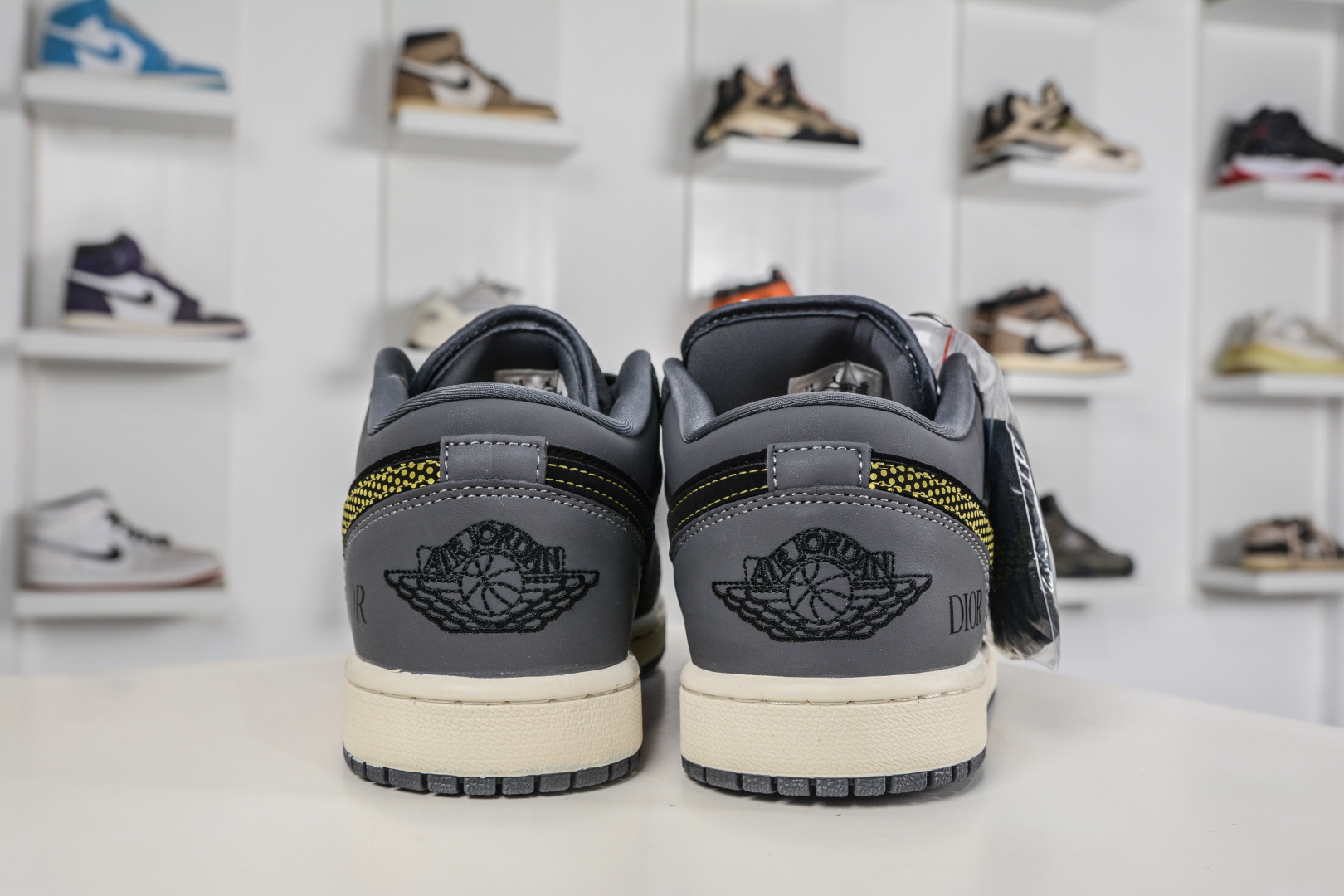 270 Dior x Air Jordan 1 Low 迪奥联名-黑灰金 QJ1988-007-Chinese UA Cheap High Quatity Brand Clothes Bags handbags Sneakers wholesale wholesaler seller from China Factory suppliers Fashion Clothing Shoes best Quality Beautiful Price 270 Dior x Air Jordan 1 Low 迪奥联名-黑灰金 QJ1988-007