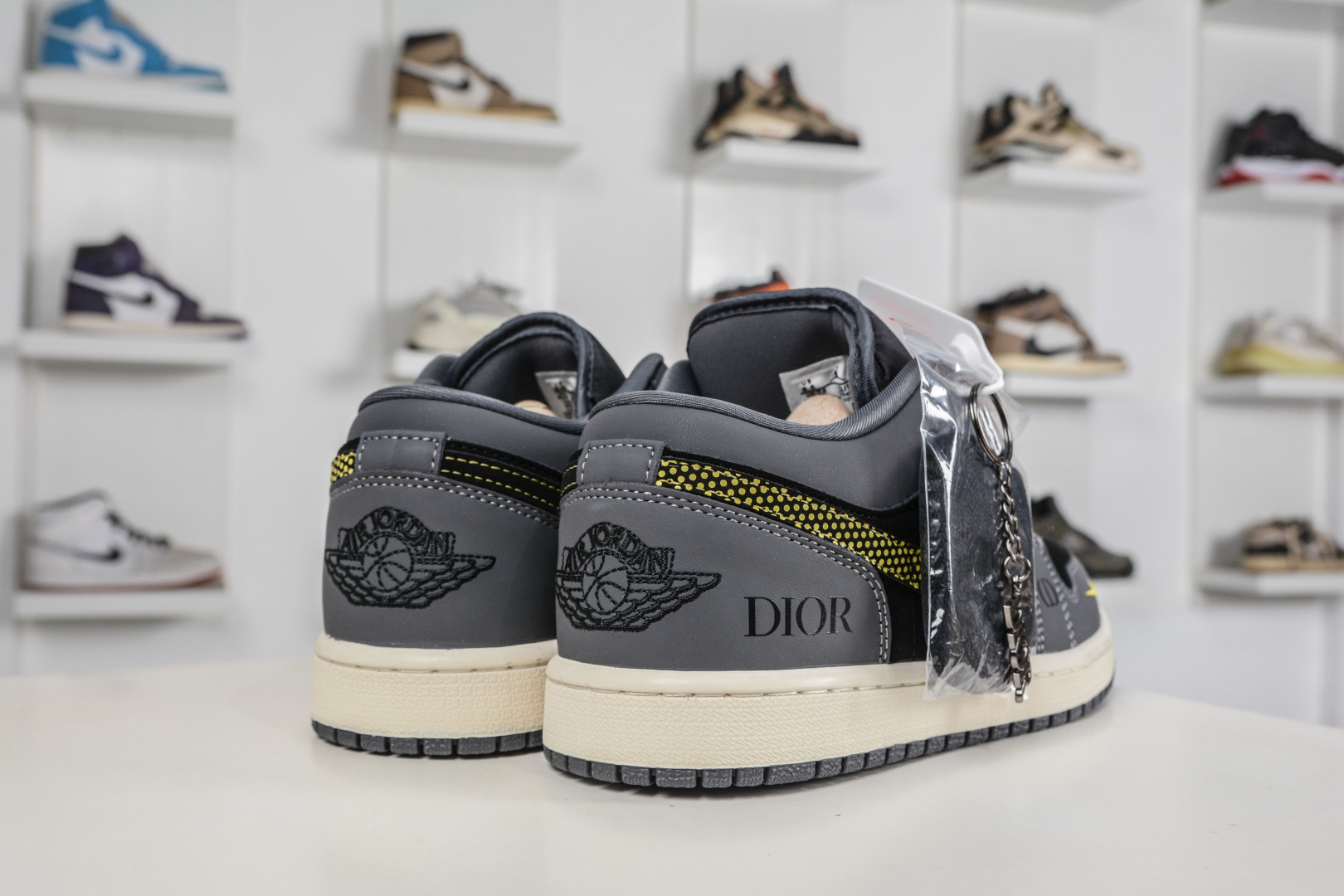 270 Dior x Air Jordan 1 Low 迪奥联名-黑灰金 QJ1988-007-Chinese UA Cheap High Quatity Brand Clothes Bags handbags Sneakers wholesale wholesaler seller from China Factory suppliers Fashion Clothing Shoes best Quality Beautiful Price 270 Dior x Air Jordan 1 Low 迪奥联名-黑灰金 QJ1988-007