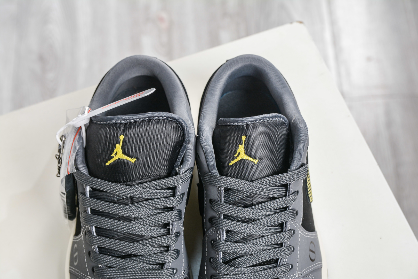 270 Dior x Air Jordan 1 Low 迪奥联名-黑灰金 QJ1988-007-Chinese UA Cheap High Quatity Brand Clothes Bags handbags Sneakers wholesale wholesaler seller from China Factory suppliers Fashion Clothing Shoes best Quality Beautiful Price 270 Dior x Air Jordan 1 Low 迪奥联名-黑灰金 QJ1988-007