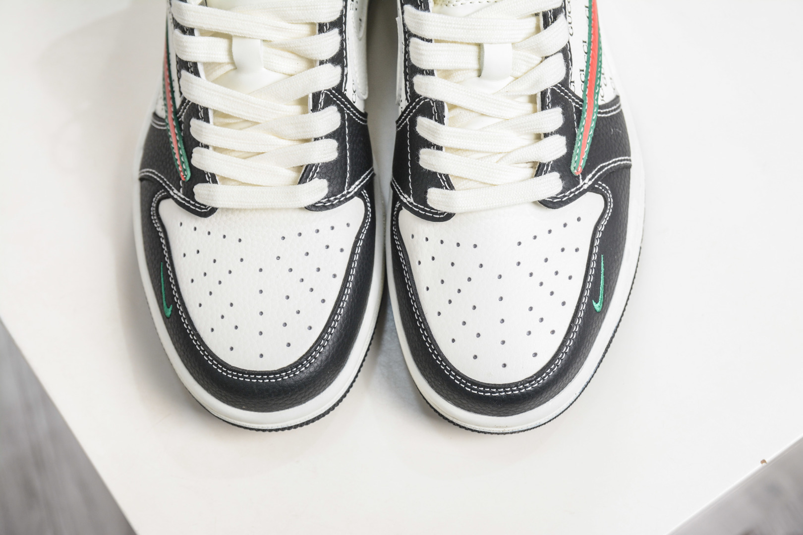 270 TS x Air Jordan x GUCCI AJ1 Low 倒钩低帮联名古驰-迪士尼红绿 DZ2688-009-Chinese UA Cheap High Quatity Brand Clothes Bags handbags Sneakers wholesale wholesaler seller from China Factory suppliers Fashion Clothing Shoes best Quality Beautiful Price 270 TS x Air Jordan x GUCCI AJ1 Low 倒钩低帮联名古驰-迪士尼红绿 DZ2688-009