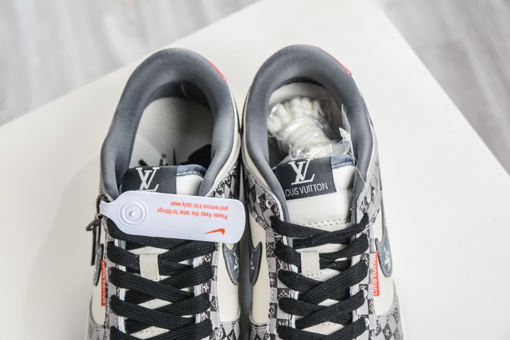 270 Nike SB Dunk Low x Louis Vuitton LV联名-黑灰印花格子 DN3168-033-Chinese UA Cheap High Quatity Brand Clothes Bags handbags Sneakers wholesale wholesaler seller from China Factory suppliers Fashion Clothing Shoes best Quality Beautiful Price 270 Nike SB Dunk Low x Louis Vuitton LV联名-黑灰印花格子 DN3168-033