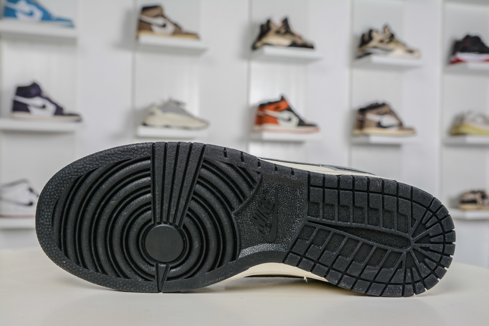 270 Nike SB Dunk Low x Louis Vuitton LV联名-黑灰印花格子 DN3168-033-Chinese UA Cheap High Quatity Brand Clothes Bags handbags Sneakers wholesale wholesaler seller from China Factory suppliers Fashion Clothing Shoes best Quality Beautiful Price 270 Nike SB Dunk Low x Louis Vuitton LV联名-黑灰印花格子 DN3168-033