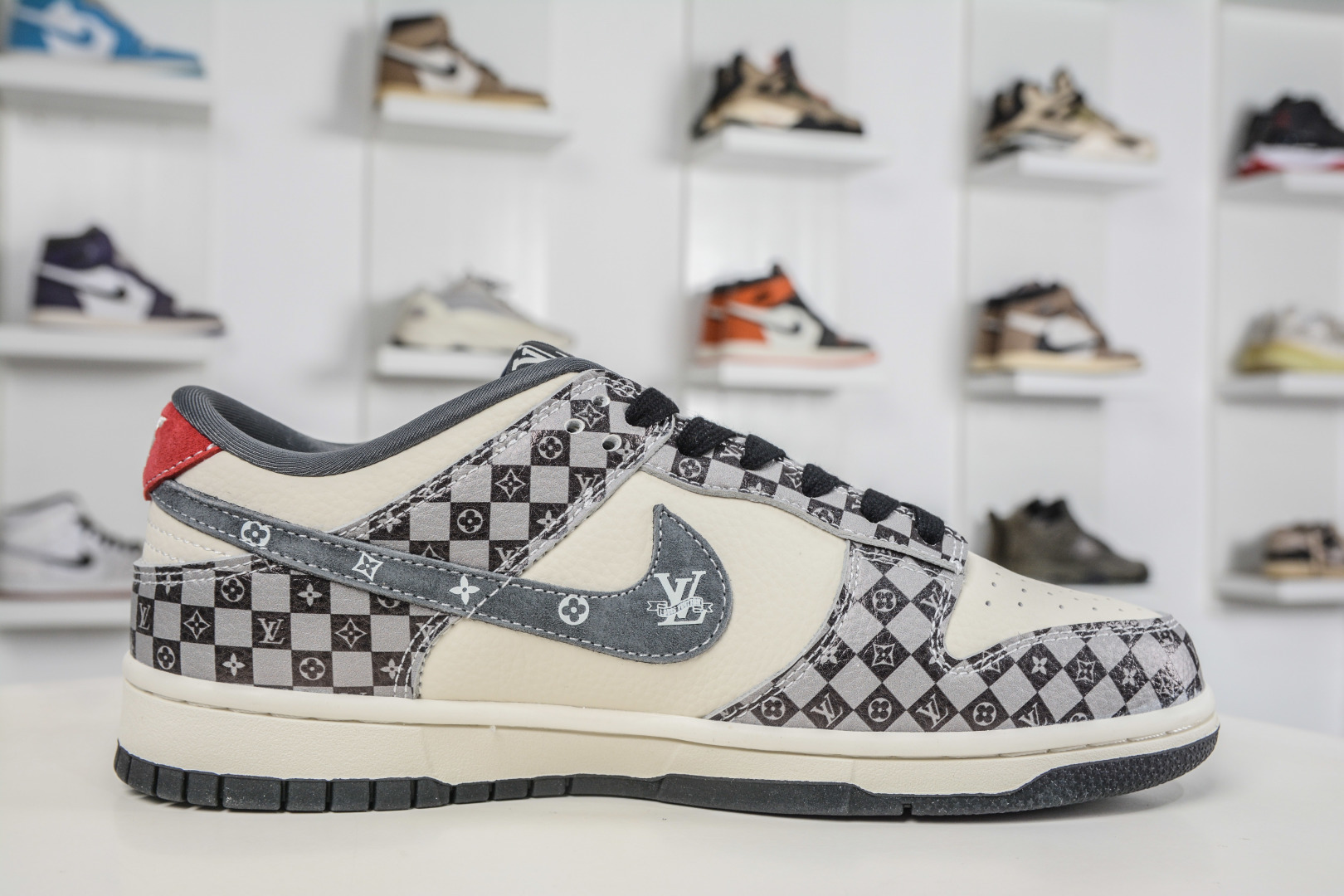 270 Nike SB Dunk Low x Louis Vuitton LV联名-黑灰印花格子 DN3168-033-Chinese UA Cheap High Quatity Brand Clothes Bags handbags Sneakers wholesale wholesaler seller from China Factory suppliers Fashion Clothing Shoes best Quality Beautiful Price 270 Nike SB Dunk Low x Louis Vuitton LV联名-黑灰印花格子 DN3168-033