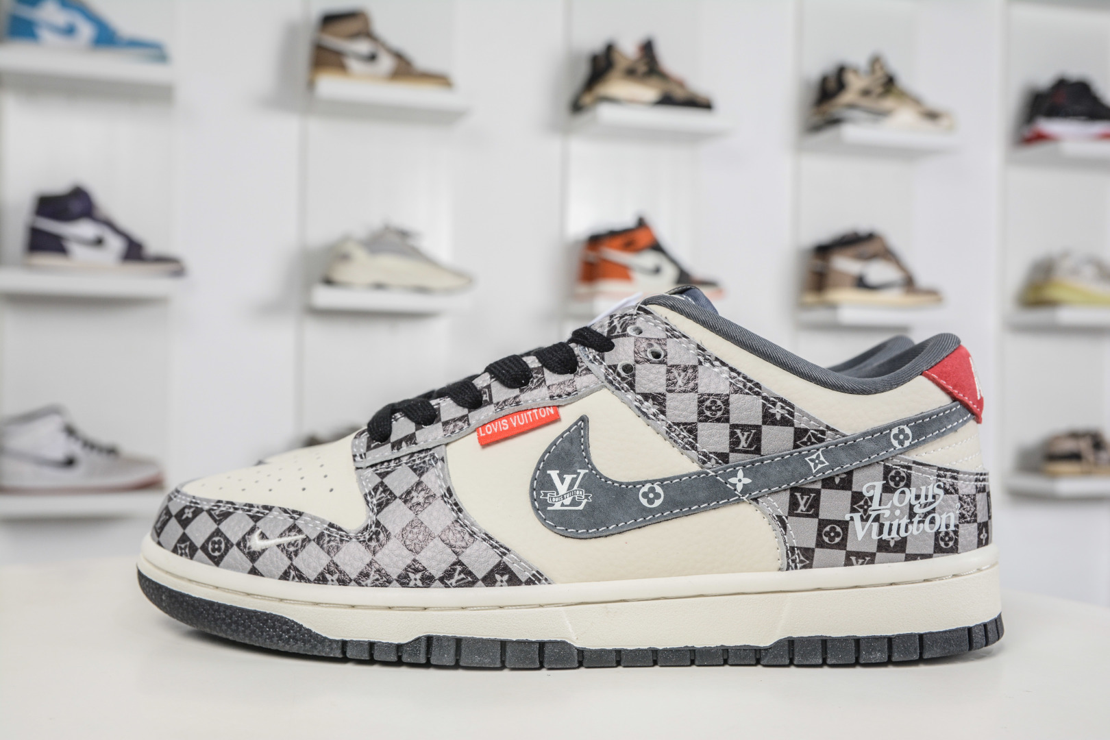 270 Nike SB Dunk Low x Louis Vuitton LV联名-黑灰印花格子 DN3168-033-Chinese UA Cheap High Quatity Brand Clothes Bags handbags Sneakers wholesale wholesaler seller from China Factory suppliers Fashion Clothing Shoes best Quality Beautiful Price 270 Nike SB Dunk Low x Louis Vuitton LV联名-黑灰印花格子 DN3168-033