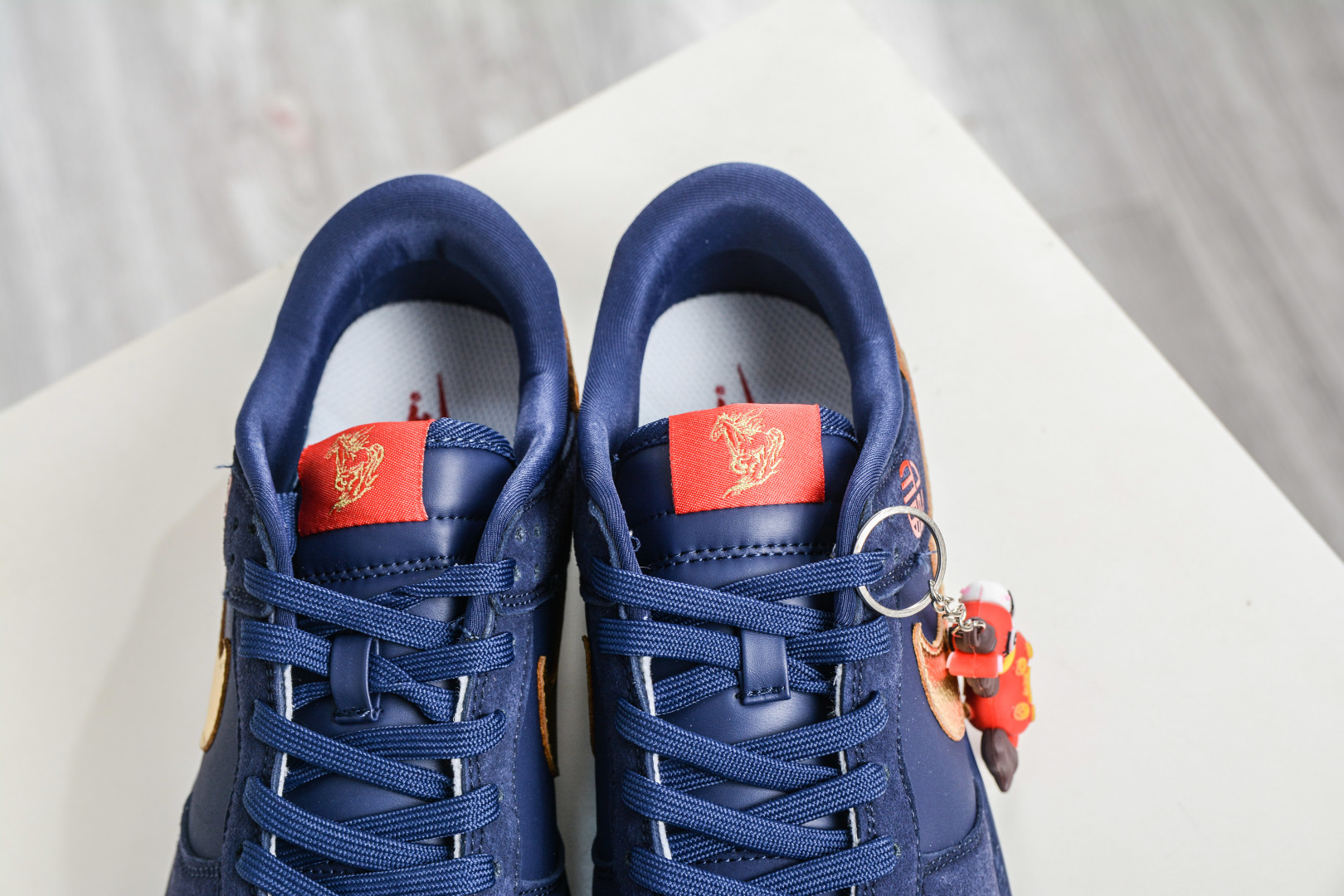 270 Nike SB Dunk Low x Superme SUP马年限定联名-藏蓝鎏金 NH0601-486
