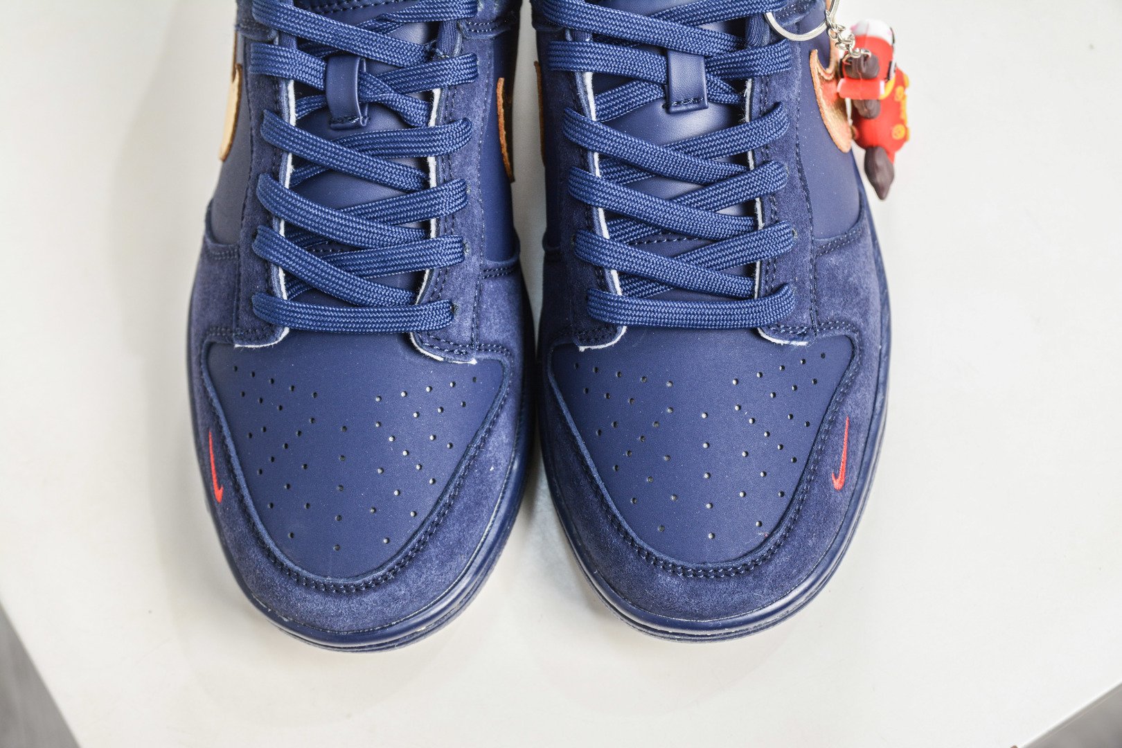 270 Nike SB Dunk Low x Superme SUP马年限定联名-藏蓝鎏金 NH0601-486