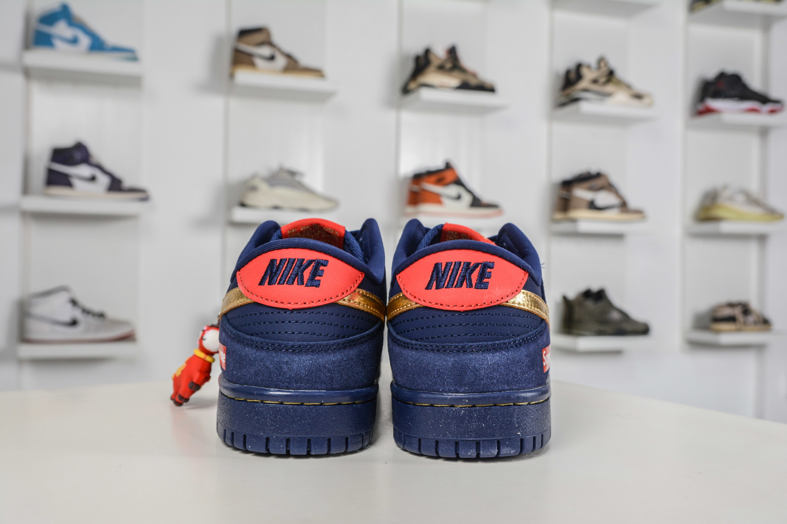 270 Nike SB Dunk Low x Superme SUP马年限定联名-藏蓝鎏金 NH0601-486