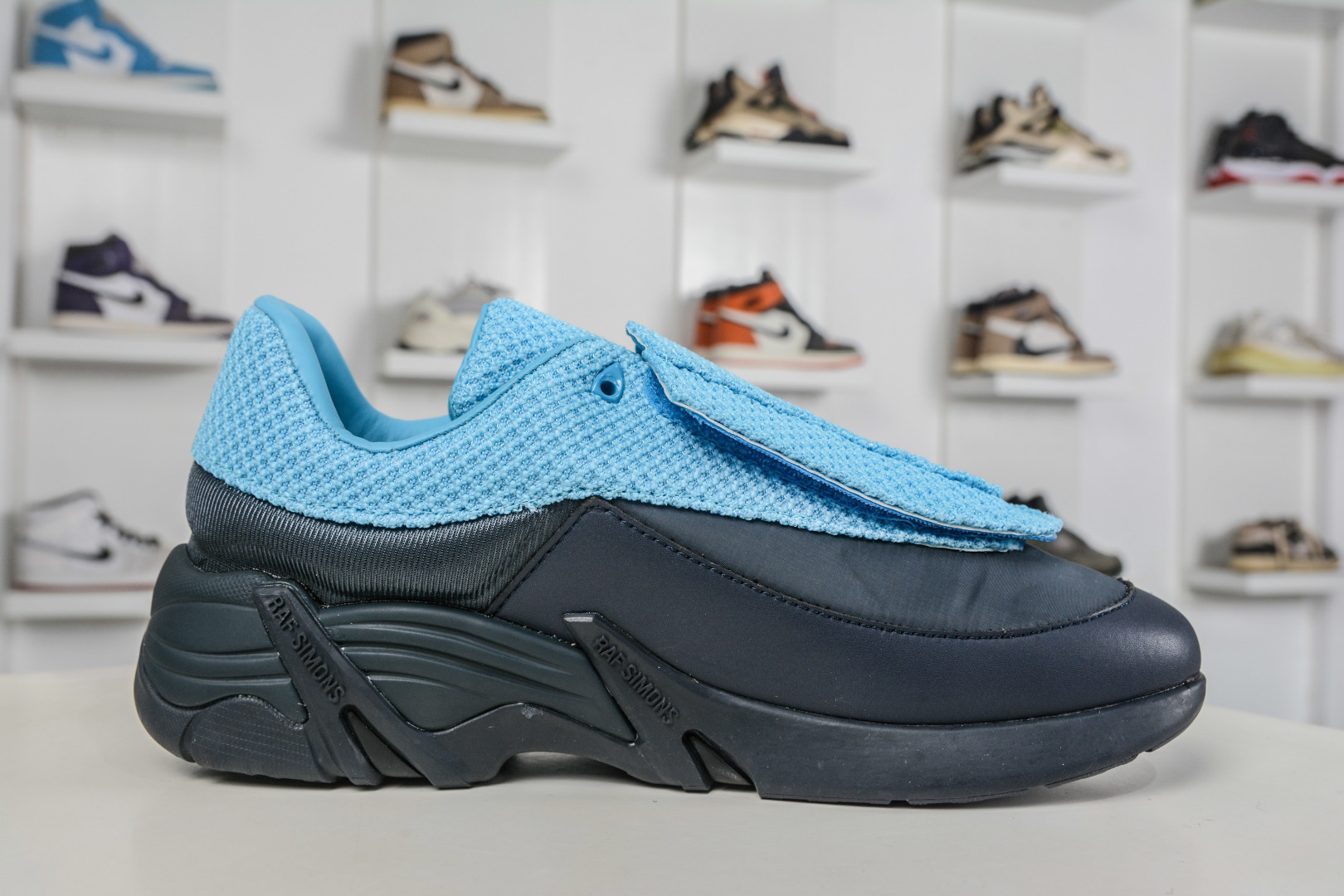 RAF SIMONS CYLON-21 潮流运动 圆头系带 低帮休闲鞋采用光滑皮革 HR740006S-Chinese wholesaler seller Clothes Bags handbags wholesale Shoes High Quatity wholesaler seller Cheap Sneakers from China Factory Chinese suppliers china wholesale clothing wholesaler seller RAF SIMONS CYLON-21 潮流运动 圆头系带 低帮休闲鞋采用光滑皮革 HR740006S