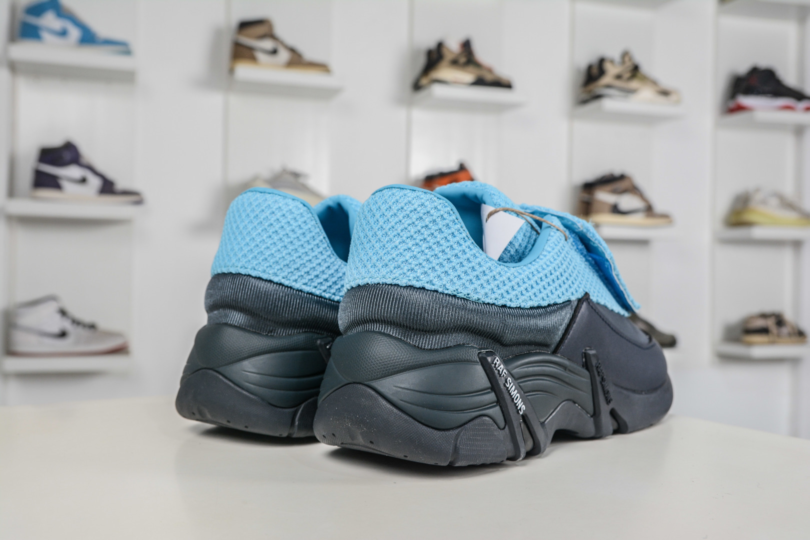 RAF SIMONS CYLON-21 潮流运动 圆头系带 低帮休闲鞋采用光滑皮革 HR740006S-Chinese wholesaler seller Clothes Bags handbags wholesale Shoes High Quatity wholesaler seller Cheap Sneakers from China Factory Chinese suppliers china wholesale clothing wholesaler seller RAF SIMONS CYLON-21 潮流运动 圆头系带 低帮休闲鞋采用光滑皮革 HR740006S