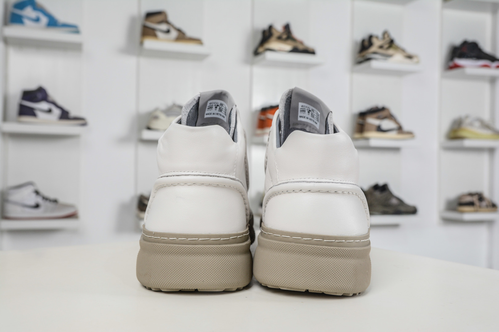 ECCO爱步男鞋中高帮热门款 厚底增高潮酷板鞋-Chinese wholesaler seller Clothes Bags handbags wholesale Shoes High Quatity wholesaler seller Cheap Sneakers from China Factory Chinese suppliers china wholesale clothing wholesaler seller ECCO爱步男鞋中高帮热门款 厚底增高潮酷板鞋