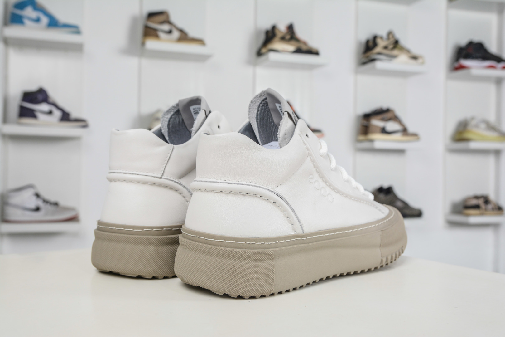 ECCO爱步男鞋中高帮热门款 厚底增高潮酷板鞋-Chinese wholesaler seller Clothes Bags handbags wholesale Shoes High Quatity wholesaler seller Cheap Sneakers from China Factory Chinese suppliers china wholesale clothing wholesaler seller ECCO爱步男鞋中高帮热门款 厚底增高潮酷板鞋