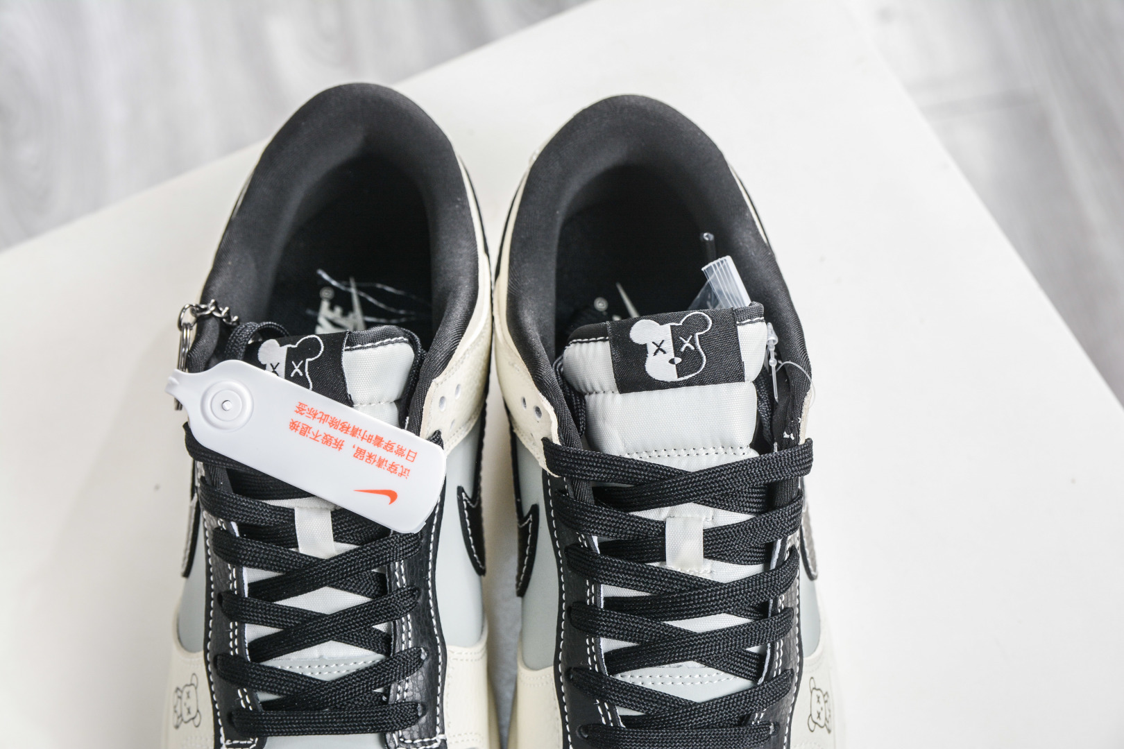 Nike SB Dunk Low x BE@RBRICK 暴力熊联名-灰白黑 TX1688-017