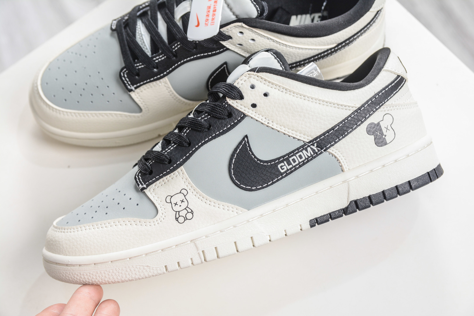 Nike SB Dunk Low x BE@RBRICK 暴力熊联名-灰白黑 TX1688-017