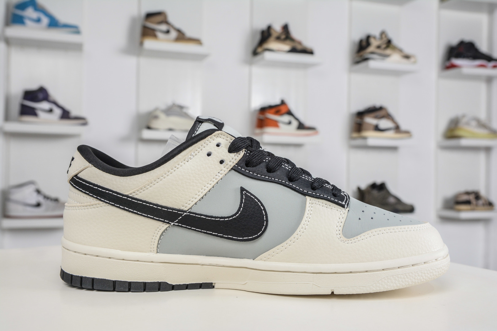 Nike SB Dunk Low x BE@RBRICK 暴力熊联名-灰白黑 TX1688-017