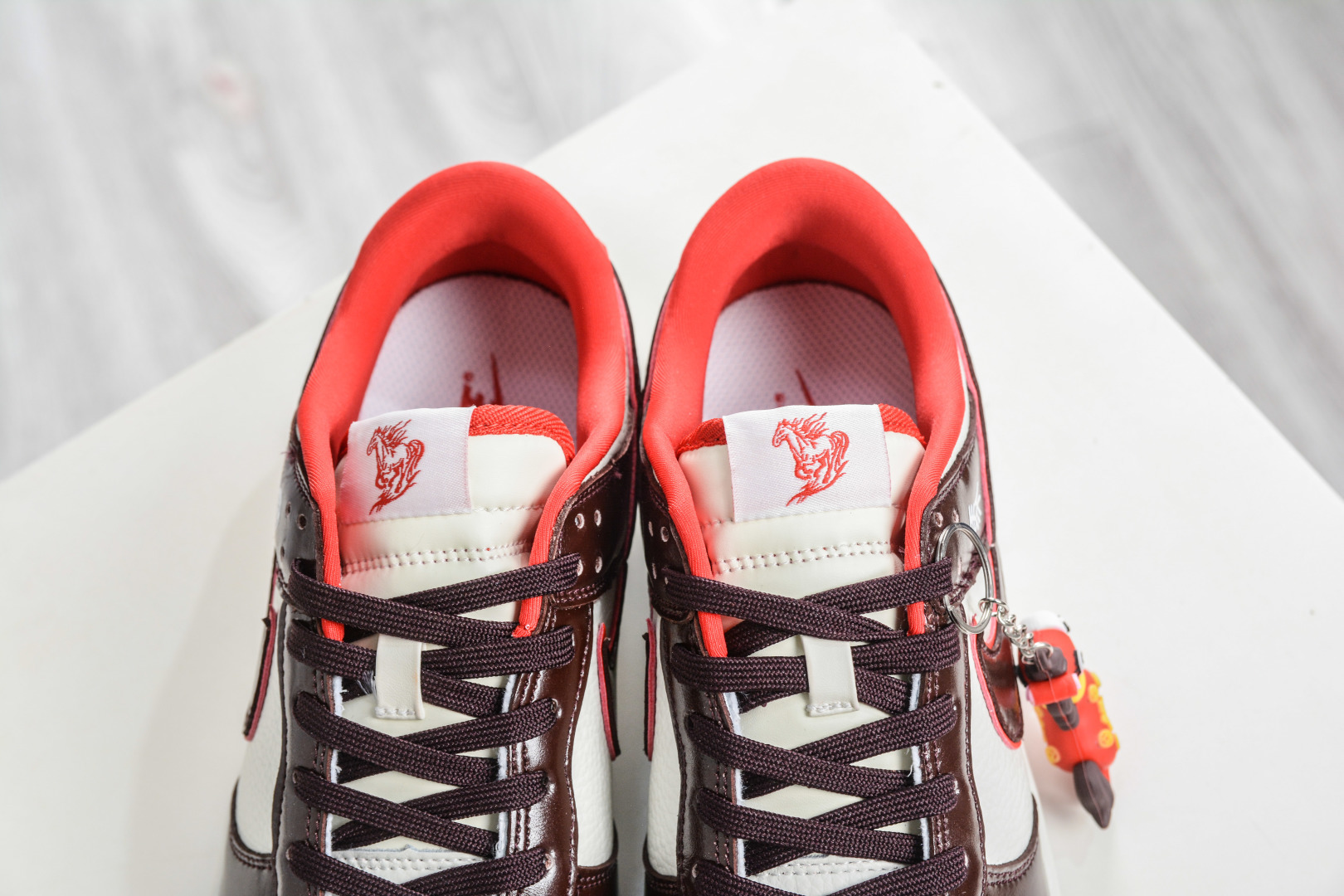 270 Nike SB Dunk Low x Superme SUP马年限定联名-鸿运米棕 NH0601-480-Chinese UA Cheap High Quatity Brand Clothes Bags handbags Sneakers wholesale wholesaler seller from China Factory suppliers Fashion Clothing Shoes best Quality Beautiful Price 270 Nike SB Dunk Low x Superme SUP马年限定联名-鸿运米棕 NH0601-480