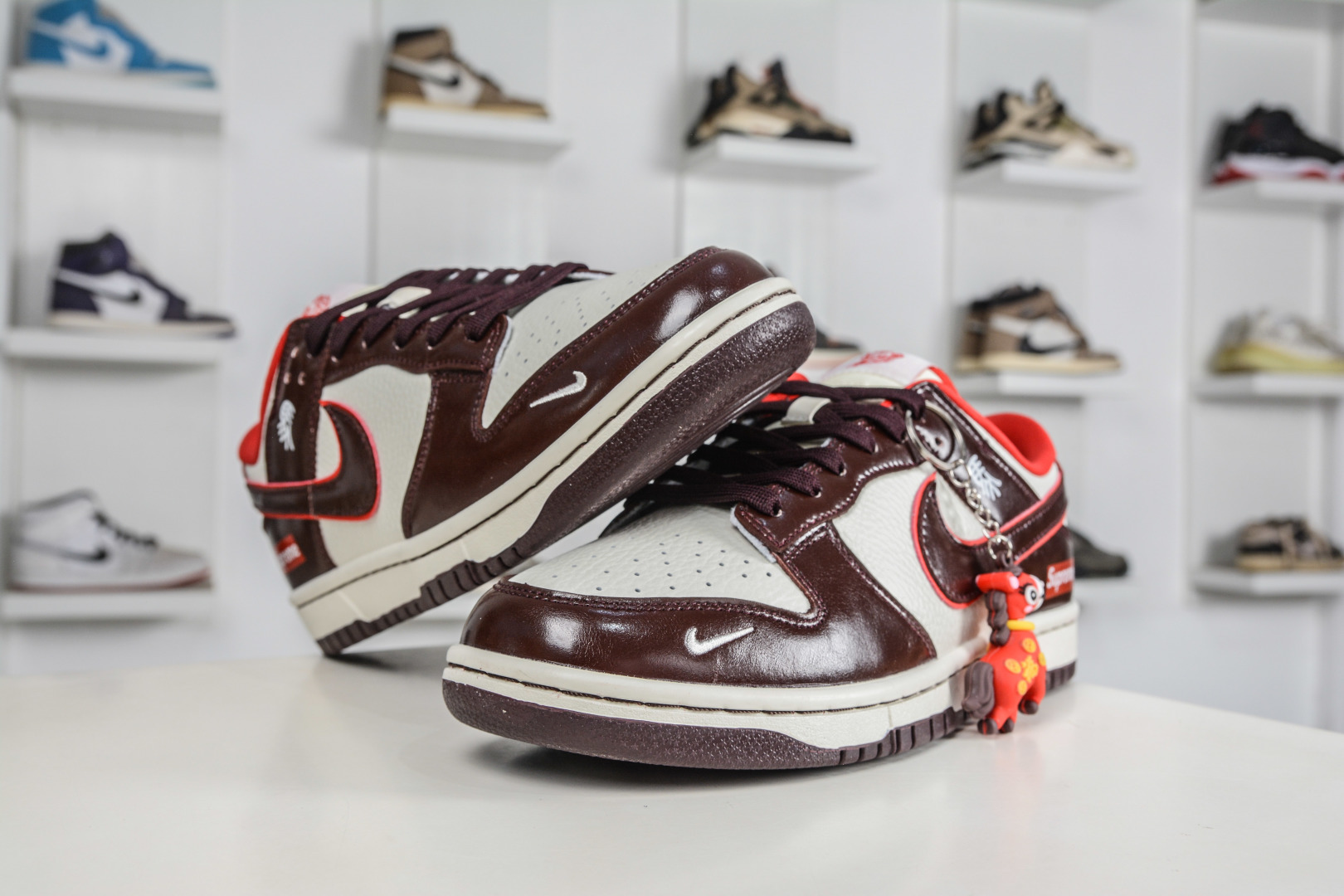 270 Nike SB Dunk Low x Superme SUP马年限定联名-鸿运米棕 NH0601-480-Chinese UA Cheap High Quatity Brand Clothes Bags handbags Sneakers wholesale wholesaler seller from China Factory suppliers Fashion Clothing Shoes best Quality Beautiful Price 270 Nike SB Dunk Low x Superme SUP马年限定联名-鸿运米棕 NH0601-480