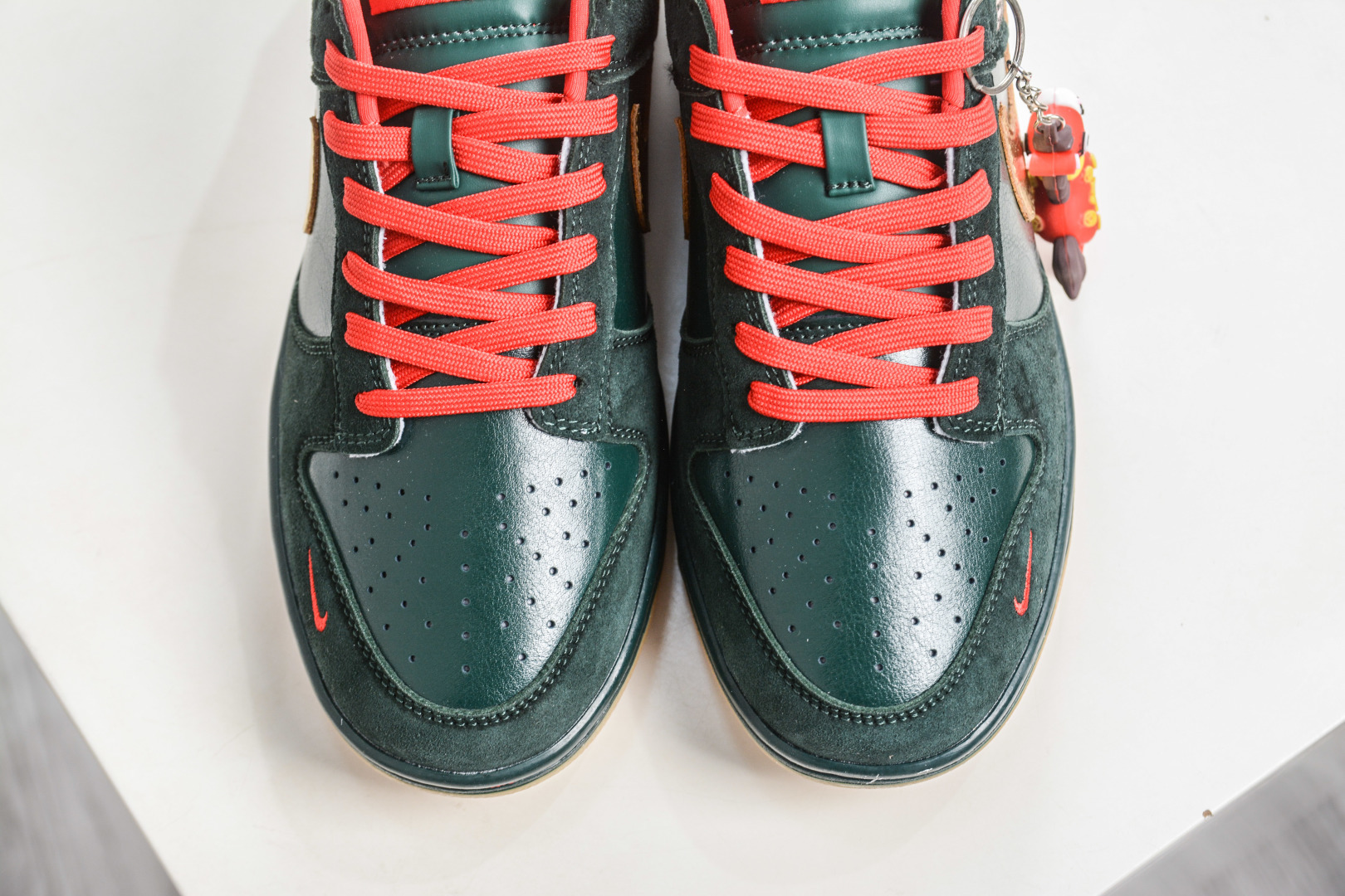 270 Nike SB Dunk Low x Superme SUP马年限定联名-松绿鎏金 NH0601-484