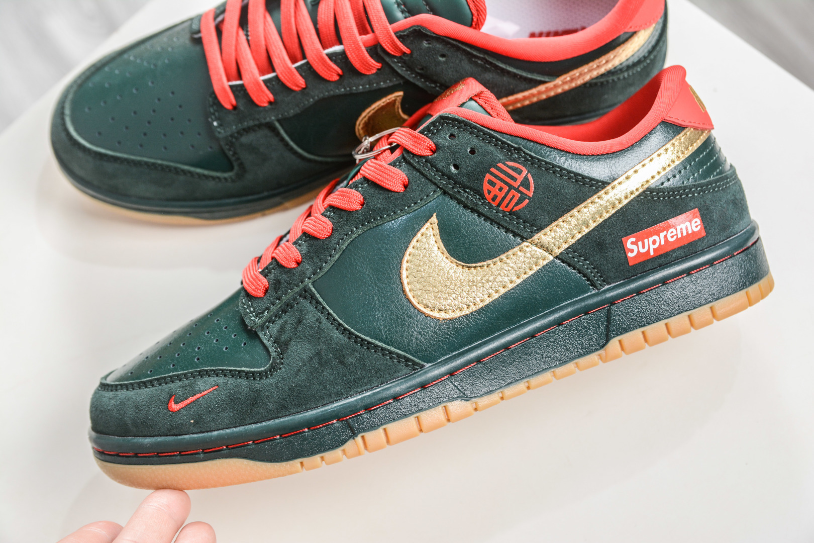 270 Nike SB Dunk Low x Superme SUP马年限定联名-松绿鎏金 NH0601-484