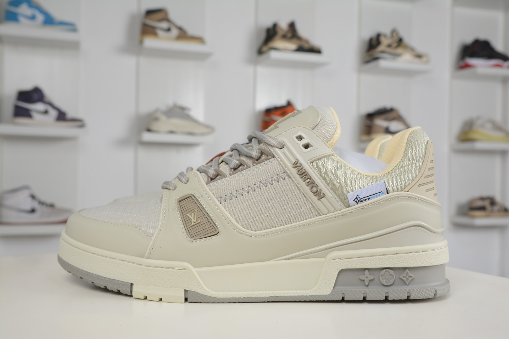 420 Louis Vuitton Trainer lv时装走秀运动鞋-Chinese UA Cheap High Quatity Brand Clothes Bags handbags Sneakers wholesale wholesaler seller from China Factory suppliers Fashion Clothing Shoes best Quality Beautiful Price 420 Louis Vuitton Trainer lv时装走秀运动鞋