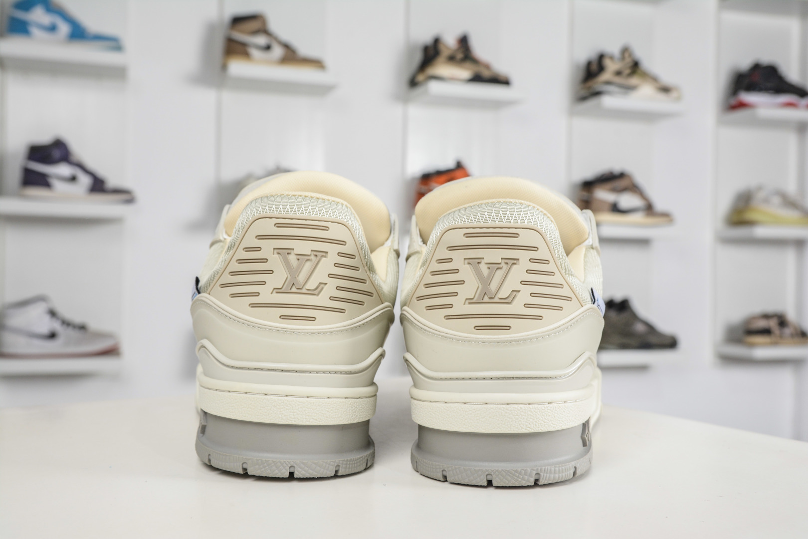 420 Louis Vuitton Trainer lv时装走秀运动鞋-Chinese UA Cheap High Quatity Brand Clothes Bags handbags Sneakers wholesale wholesaler seller from China Factory suppliers Fashion Clothing Shoes best Quality Beautiful Price 420 Louis Vuitton Trainer lv时装走秀运动鞋