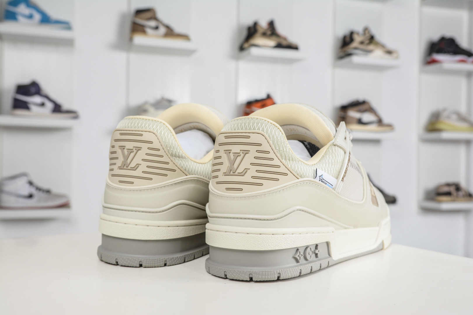 420 Louis Vuitton Trainer lv时装走秀运动鞋-Chinese UA Cheap High Quatity Brand Clothes Bags handbags Sneakers wholesale wholesaler seller from China Factory suppliers Fashion Clothing Shoes best Quality Beautiful Price 420 Louis Vuitton Trainer lv时装走秀运动鞋