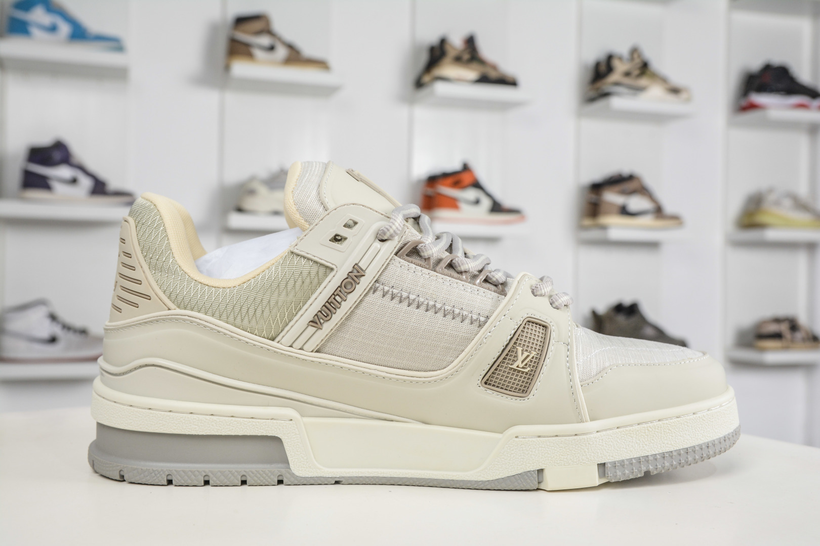 420 Louis Vuitton Trainer lv时装走秀运动鞋-Chinese UA Cheap High Quatity Brand Clothes Bags handbags Sneakers wholesale wholesaler seller from China Factory suppliers Fashion Clothing Shoes best Quality Beautiful Price 420 Louis Vuitton Trainer lv时装走秀运动鞋