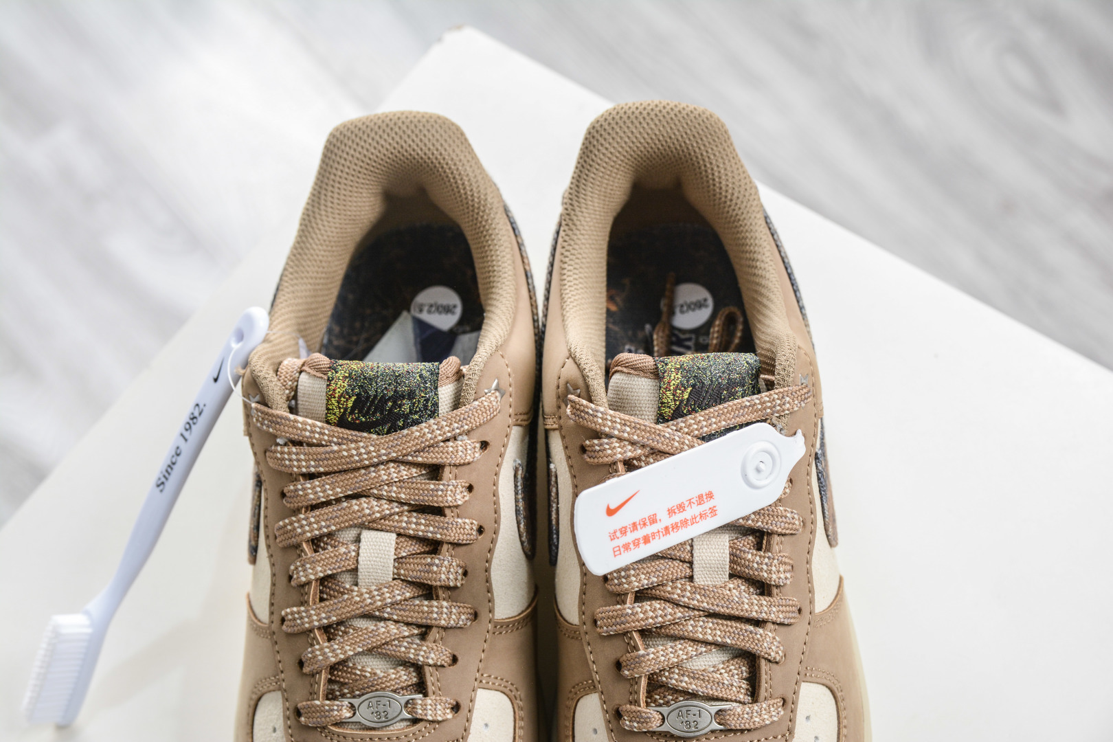 200 HY版Nike Air Force 1'07 Low 迷彩棕 空军一号系列经典低帮百搭休闲运动板鞋 IO9803-200-Chinese UA Cheap High Quatity Brand Clothes Bags handbags Sneakers wholesale wholesaler seller from China Factory suppliers Fashion Clothing Shoes best Quality Beautiful Price 200 HY版Nike Air Force 1'07 Low 迷彩棕 空军一号系列经典低帮百搭休闲运动板鞋 IO9803-200