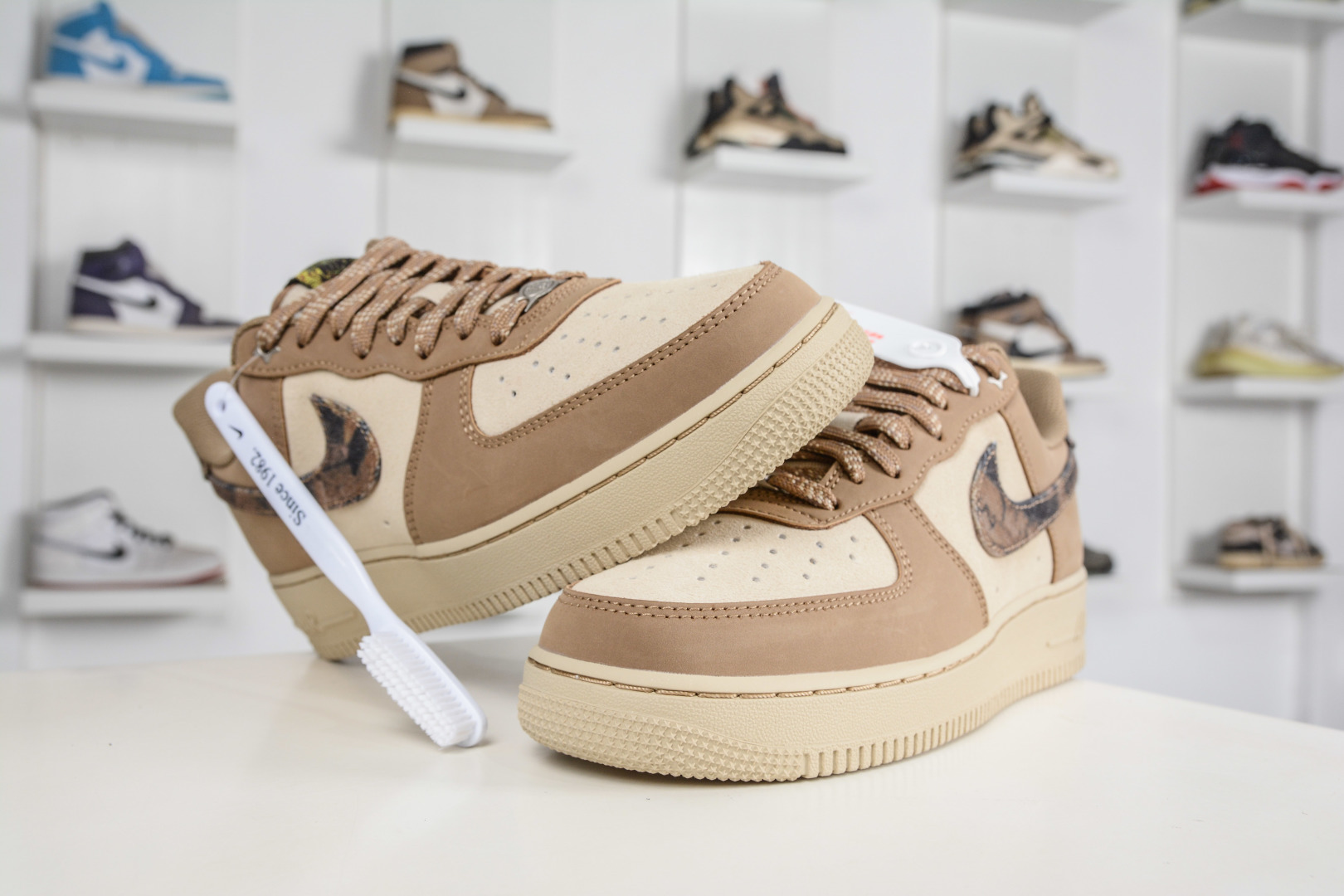 200 HY版Nike Air Force 1'07 Low 迷彩棕 空军一号系列经典低帮百搭休闲运动板鞋 IO9803-200-Chinese UA Cheap High Quatity Brand Clothes Bags handbags Sneakers wholesale wholesaler seller from China Factory suppliers Fashion Clothing Shoes best Quality Beautiful Price 200 HY版Nike Air Force 1'07 Low 迷彩棕 空军一号系列经典低帮百搭休闲运动板鞋 IO9803-200
