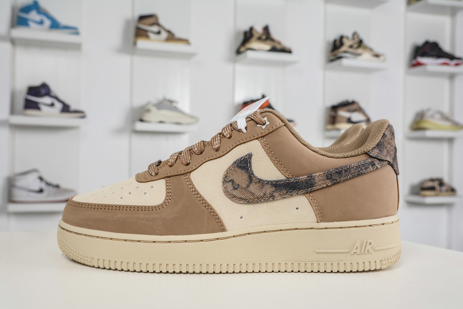 200 HY版Nike Air Force 1'07 Low 迷彩棕 空军一号系列经典低帮百搭休闲运动板鞋 IO9803-200-Chinese UA Cheap High Quatity Brand Clothes Bags handbags Sneakers wholesale wholesaler seller from China Factory suppliers Fashion Clothing Shoes best Quality Beautiful Price 200 HY版Nike Air Force 1'07 Low 迷彩棕 空军一号系列经典低帮百搭休闲运动板鞋 IO9803-200