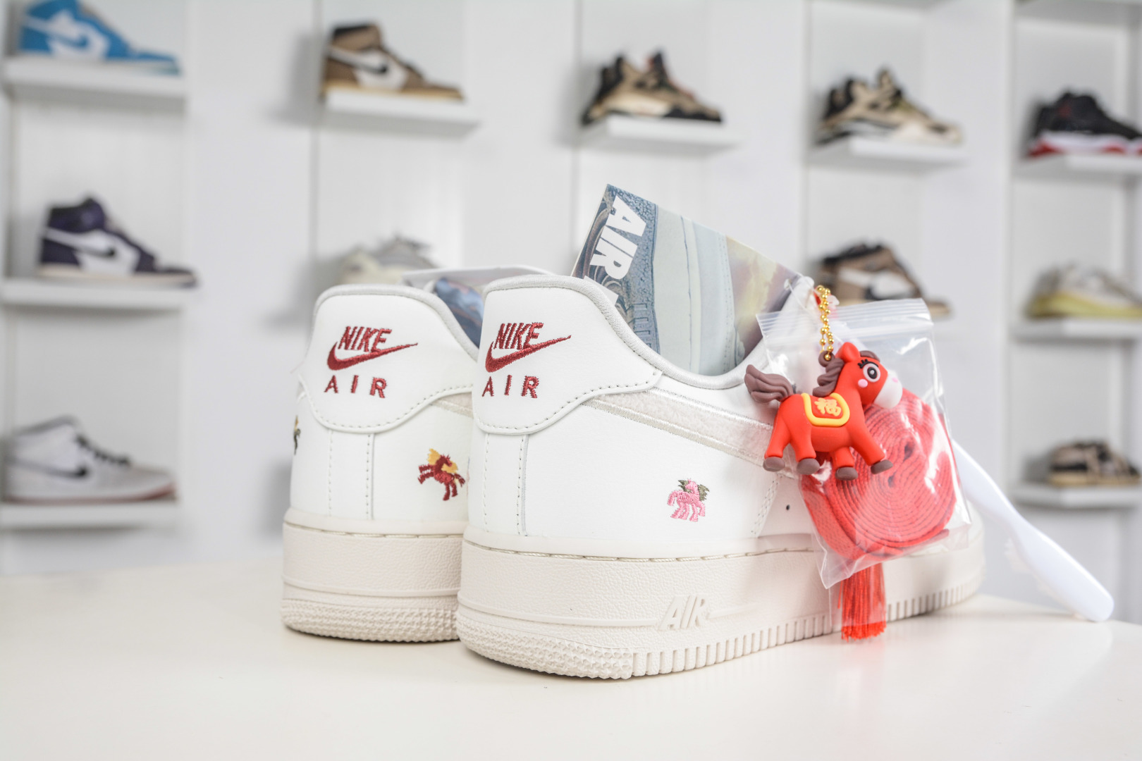 200 HY版Nike Air Force 1'07 Low 马年限定 CNY 脱缰刺绣小马 空军一号系列经典低帮百搭休闲运动板鞋 IQ1143-100-Chinese UA Cheap High Quatity Brand Clothes Bags handbags Sneakers wholesale wholesaler seller from China Factory suppliers Fashion Clothing Shoes best Quality Beautiful Price 200 HY版Nike Air Force 1'07 Low 马年限定 CNY 脱缰刺绣小马 空军一号系列经典低帮百搭休闲运动板鞋 IQ1143-100