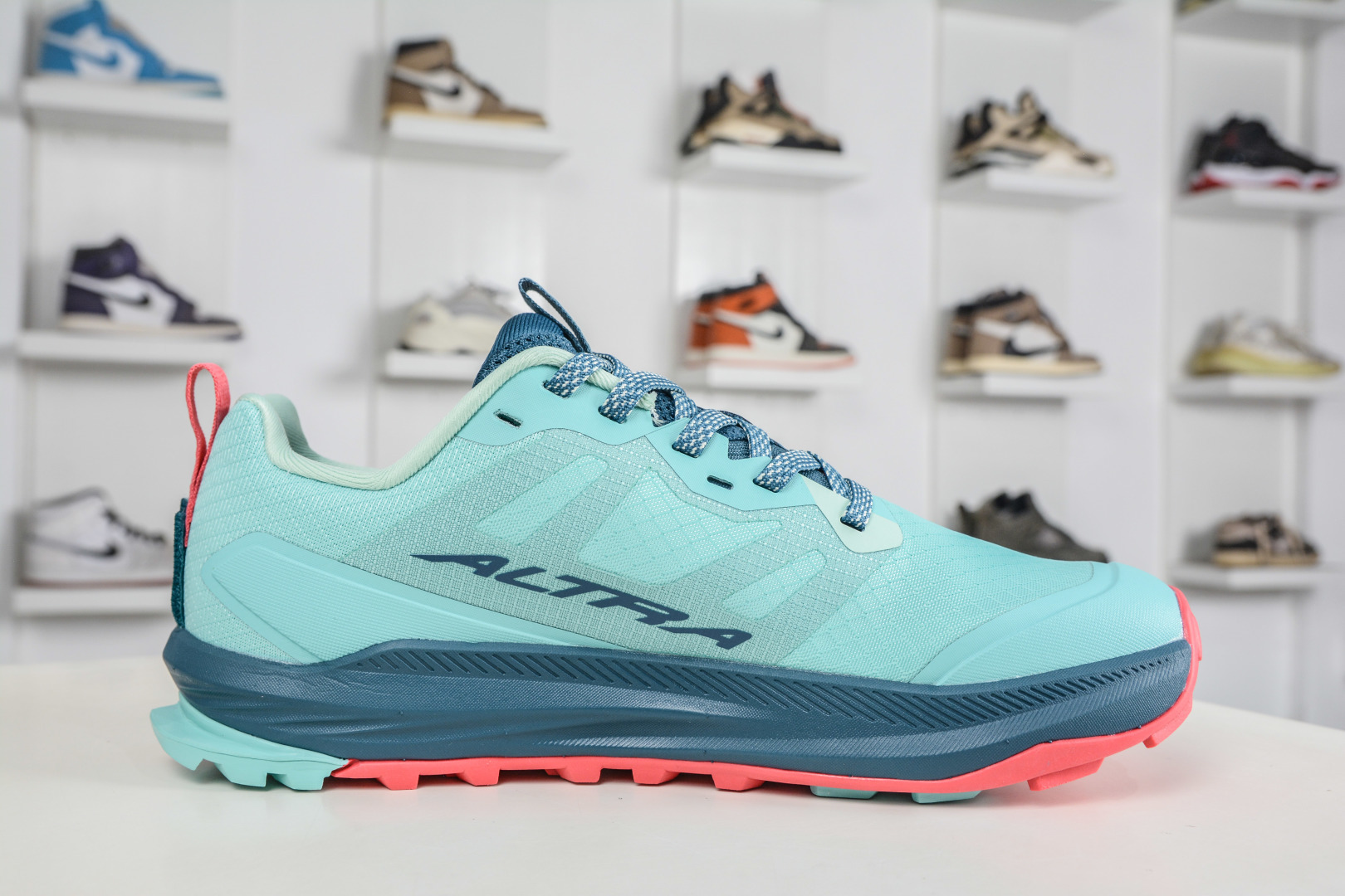 210 Altra Altra Lone Peak 9 奥创奥林匹斯9代 月色 舒适百搭防滑耐磨低帮户外跑步鞋 AL0A85RH