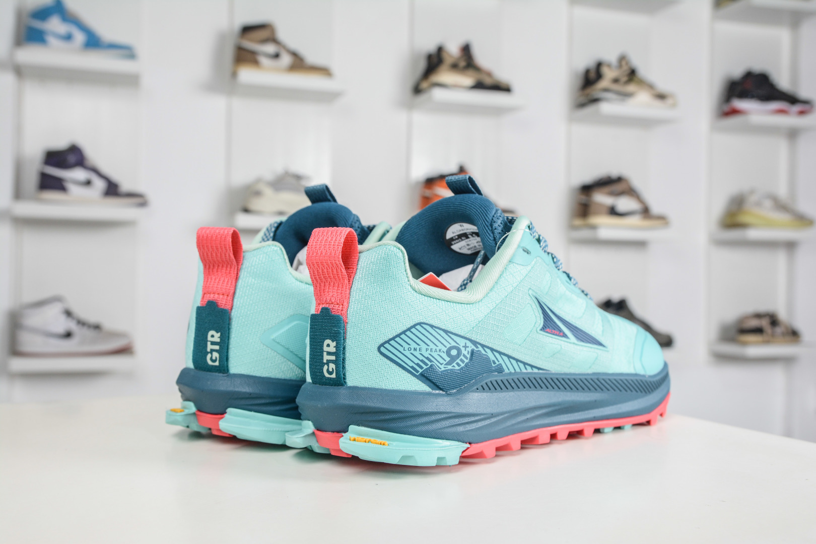 210 Altra Altra Lone Peak 9 奥创奥林匹斯9代 月色 舒适百搭防滑耐磨低帮户外跑步鞋 AL0A85RH