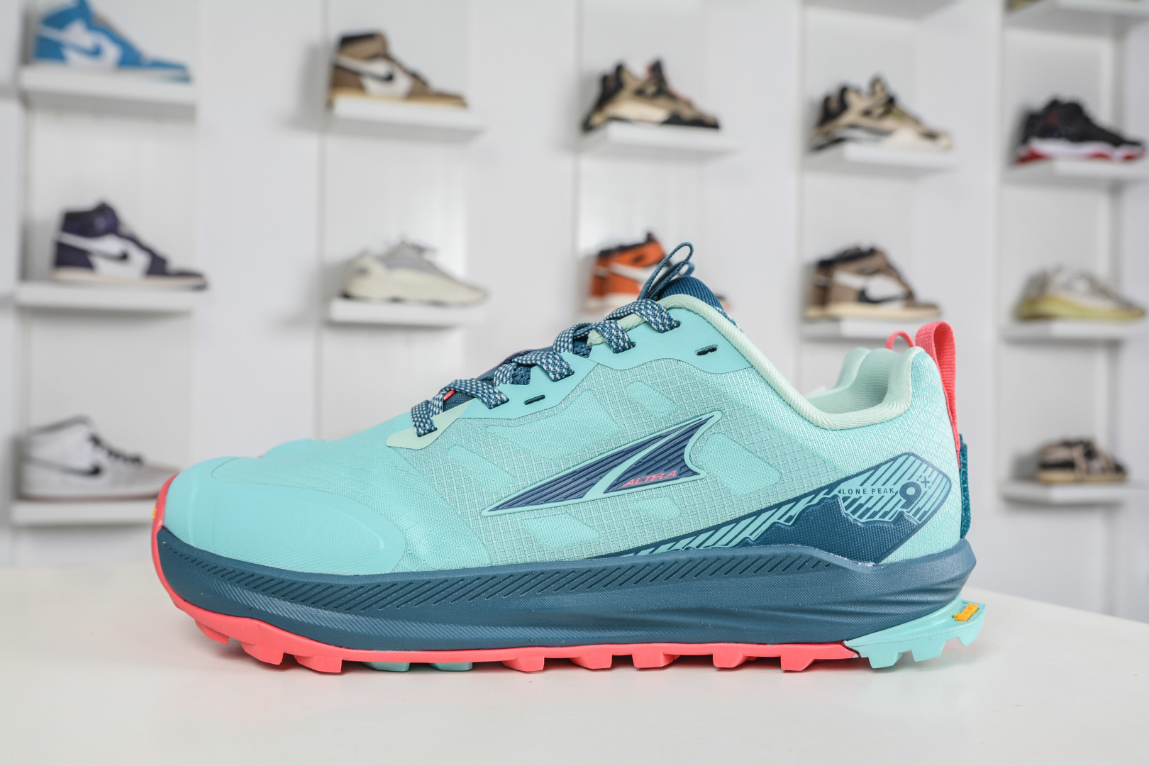 210 Altra Altra Lone Peak 9 奥创奥林匹斯9代 月色 舒适百搭防滑耐磨低帮户外跑步鞋 AL0A85RH